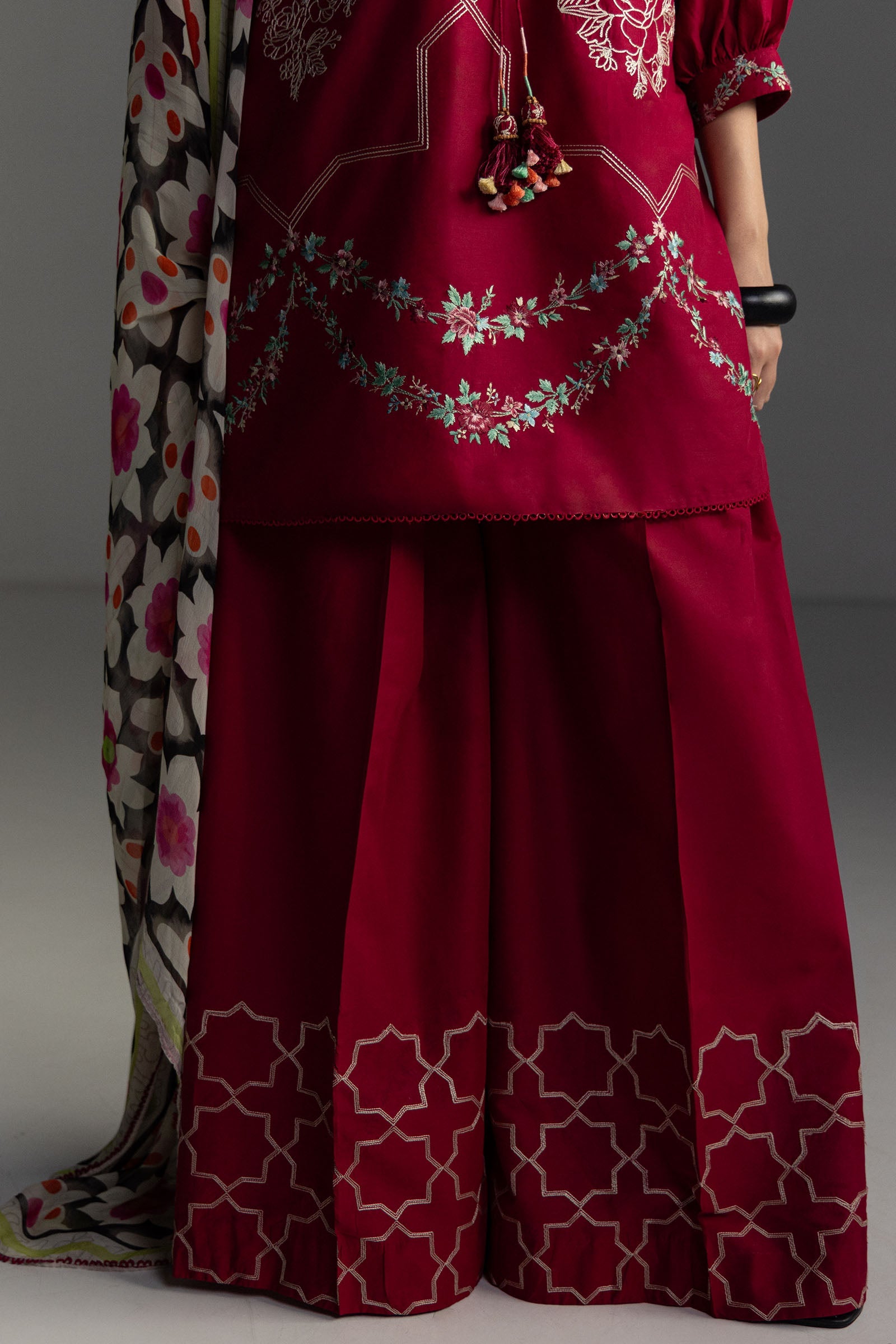 Coco Lawn Edit – Rivae-1B