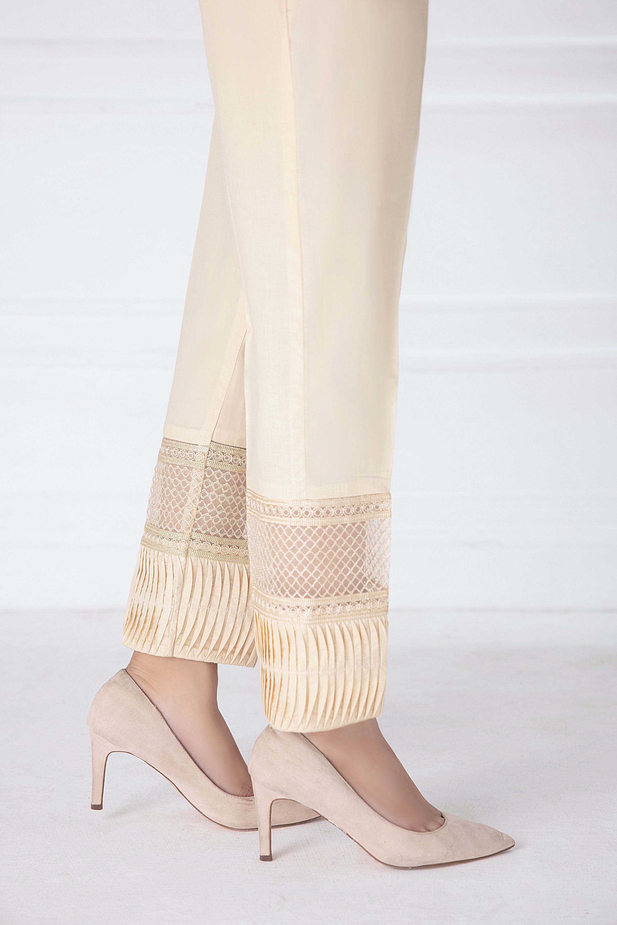 cambric Trousers in Beige