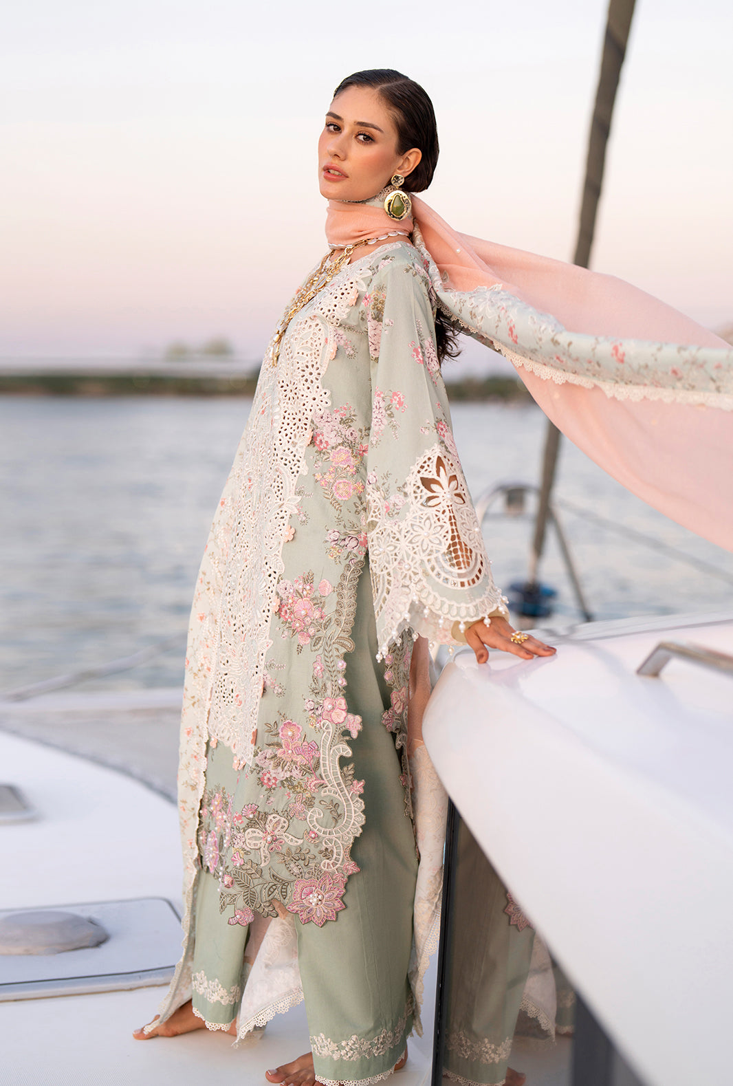 AJR Evara Luxury Lawn – Fyna
