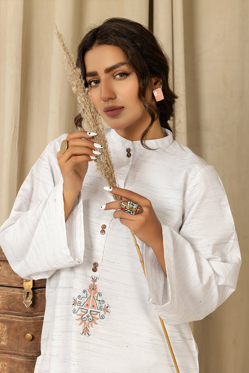 blended satin Kurta Set in Off-white