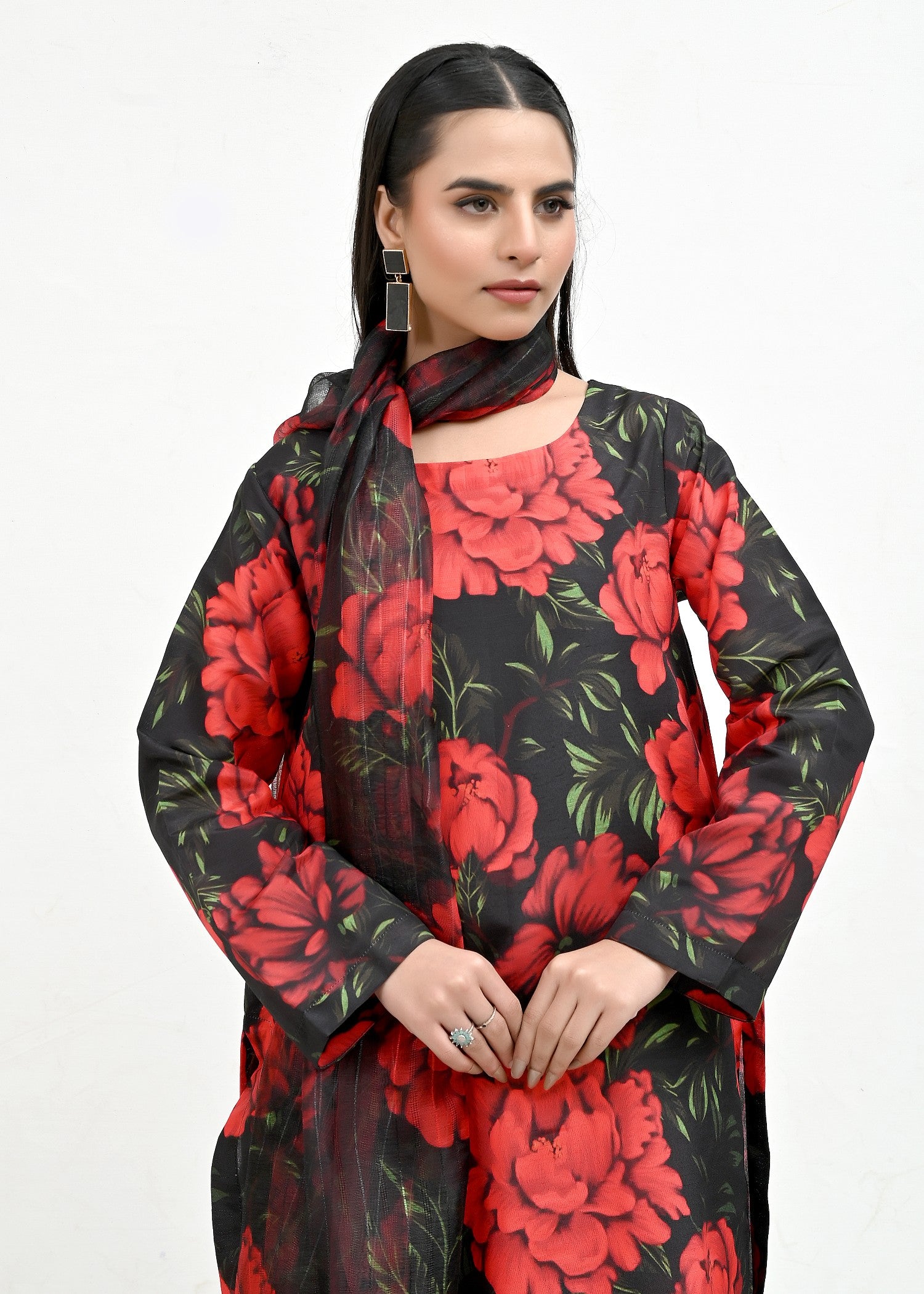pk raw silk Kurta Set in Black, crimson