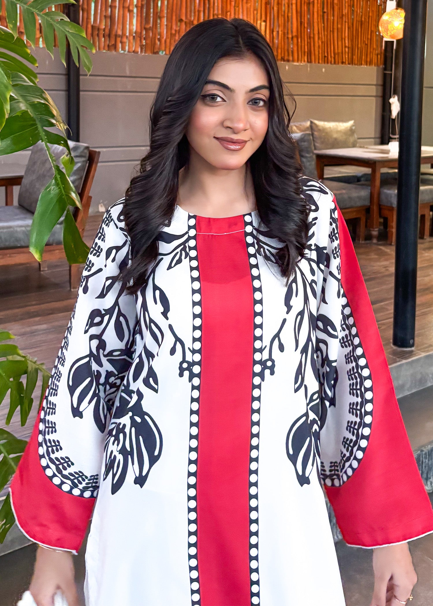 silk grip Kurta Set in White, red