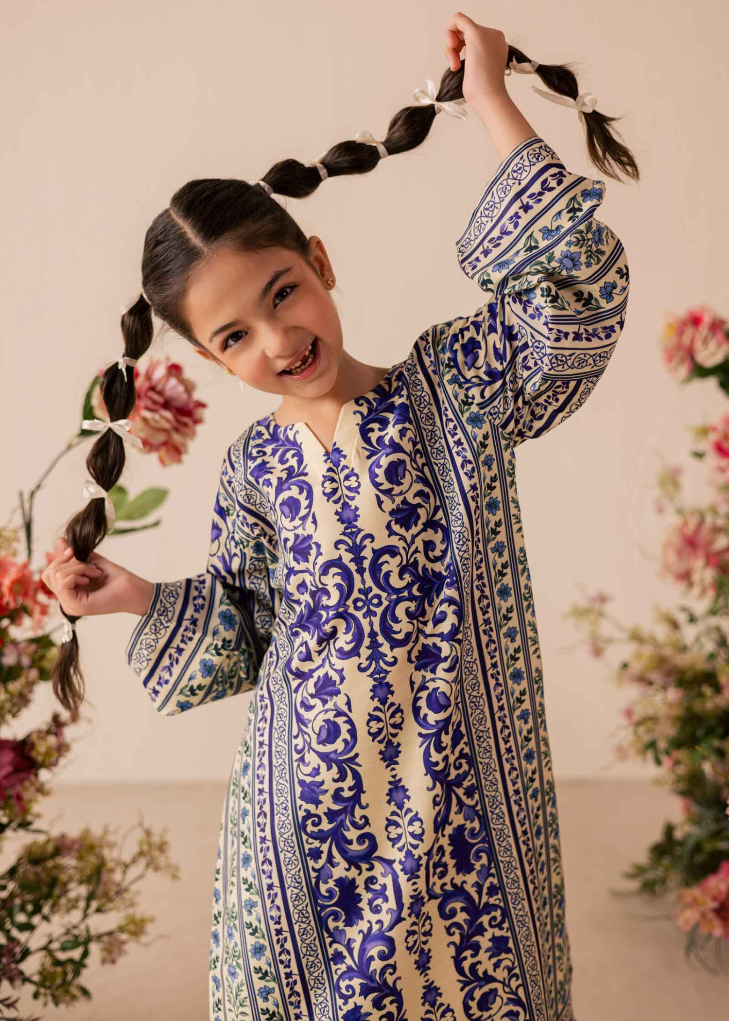 silk Kaftan in Midnight blue
