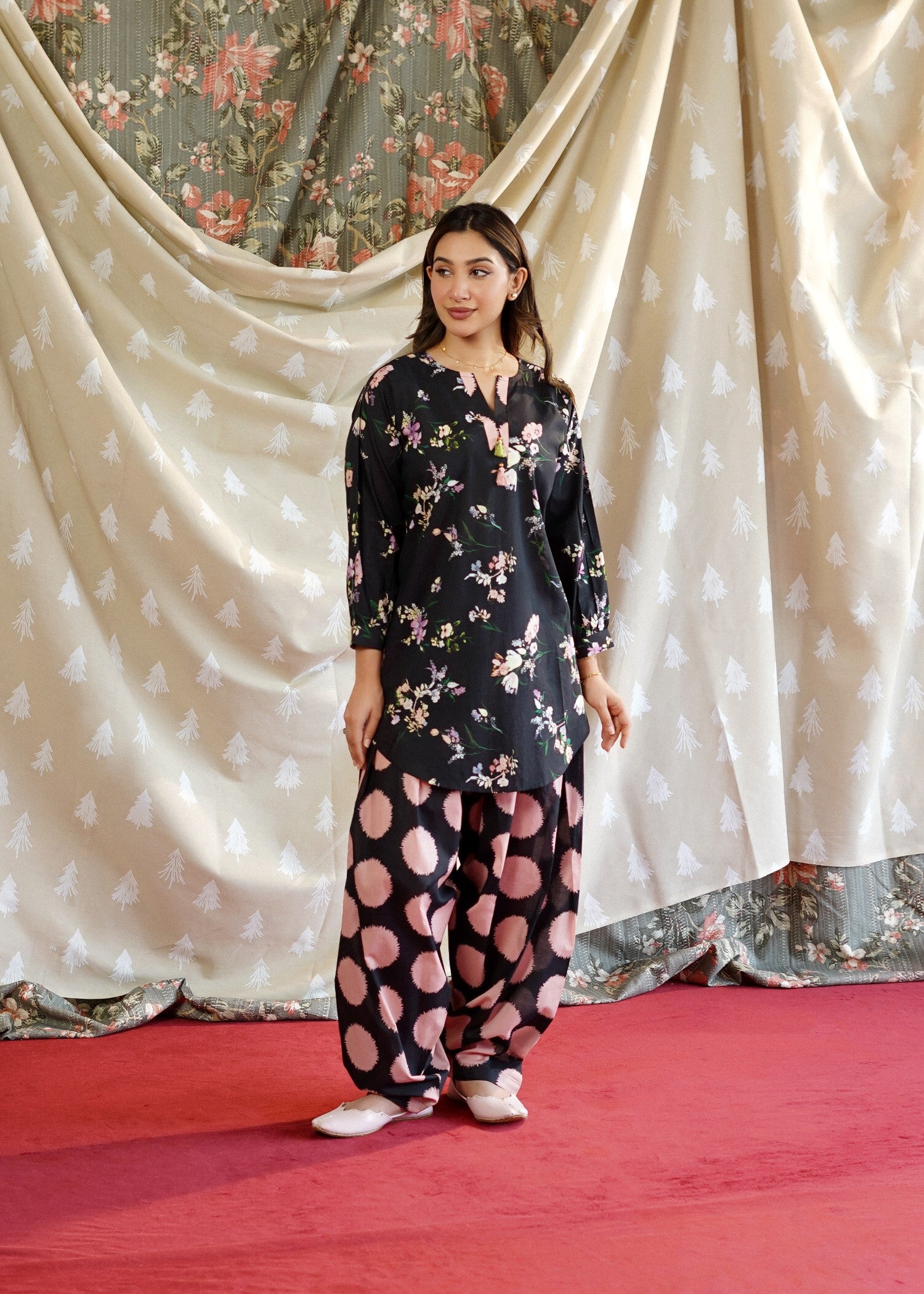 lawn Kurta Set in Black, pink