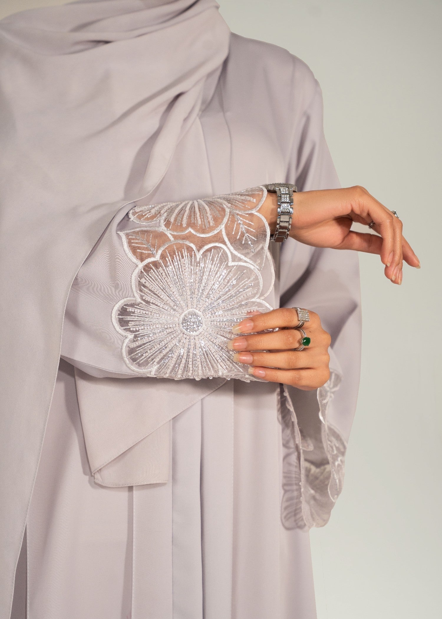 nidha Abaya in Light grey