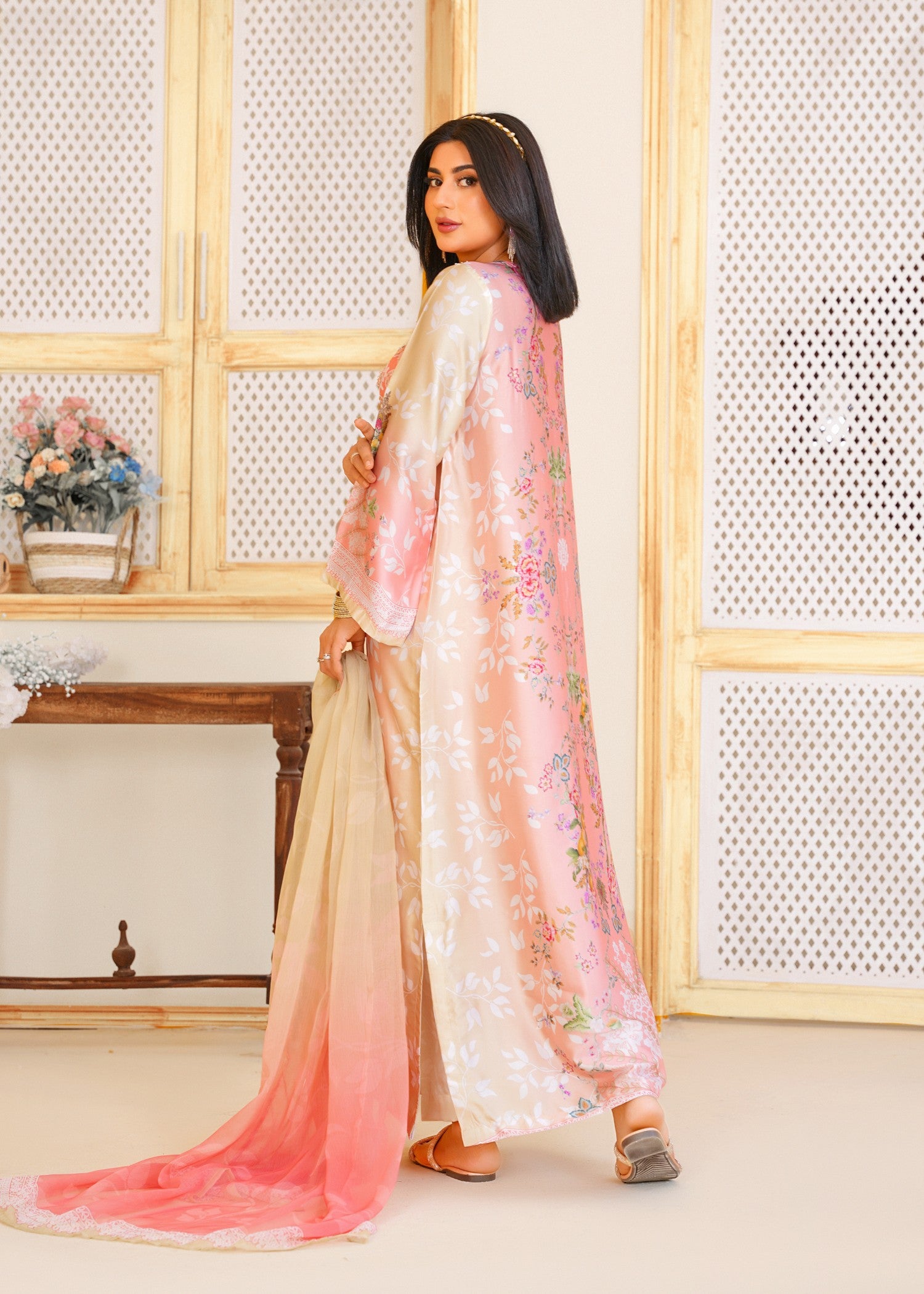 charmuse/shamooz Kaftan in Pale pink