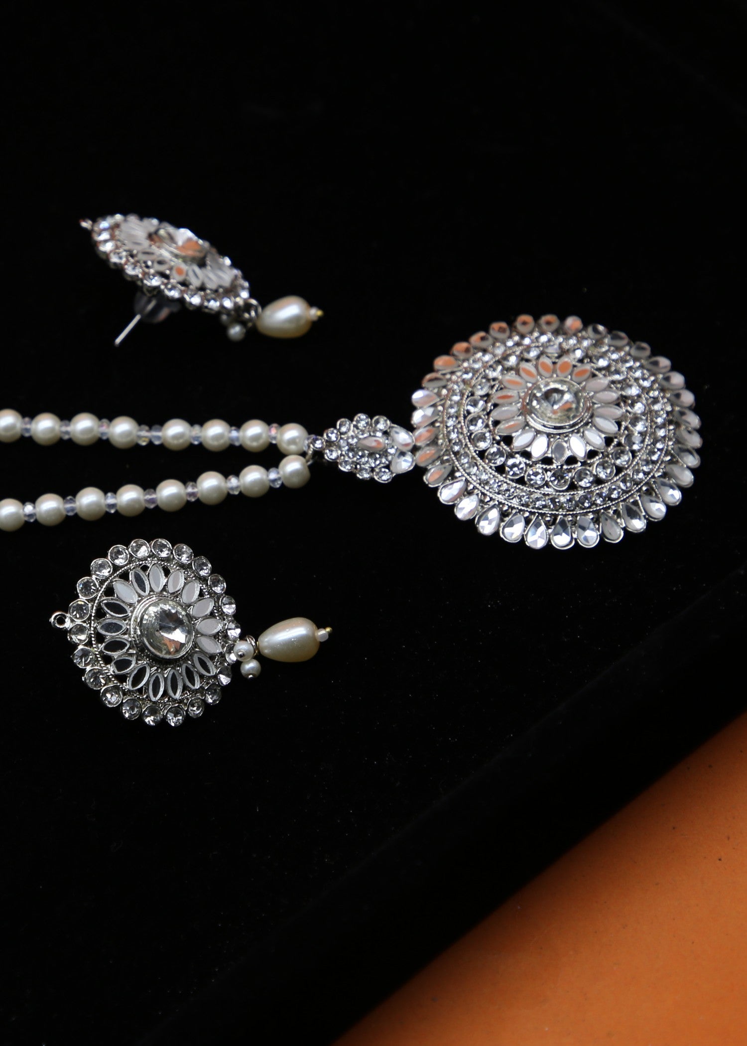 Jewelry Set in Silver Color by - Trendy Women Jewelry Set NHD0962