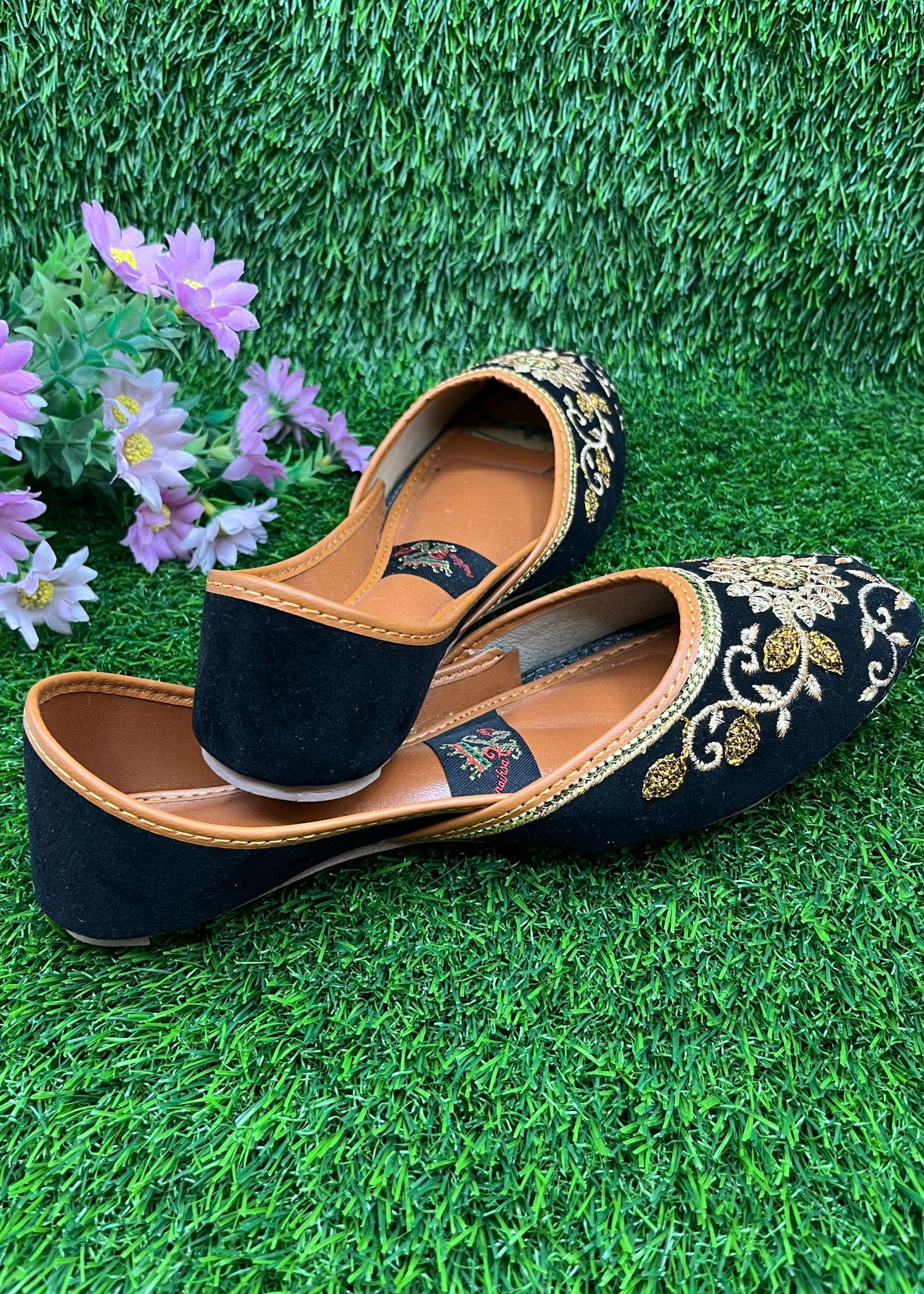 Khussa in Black by - High Quality Women Khussa XEN9284
