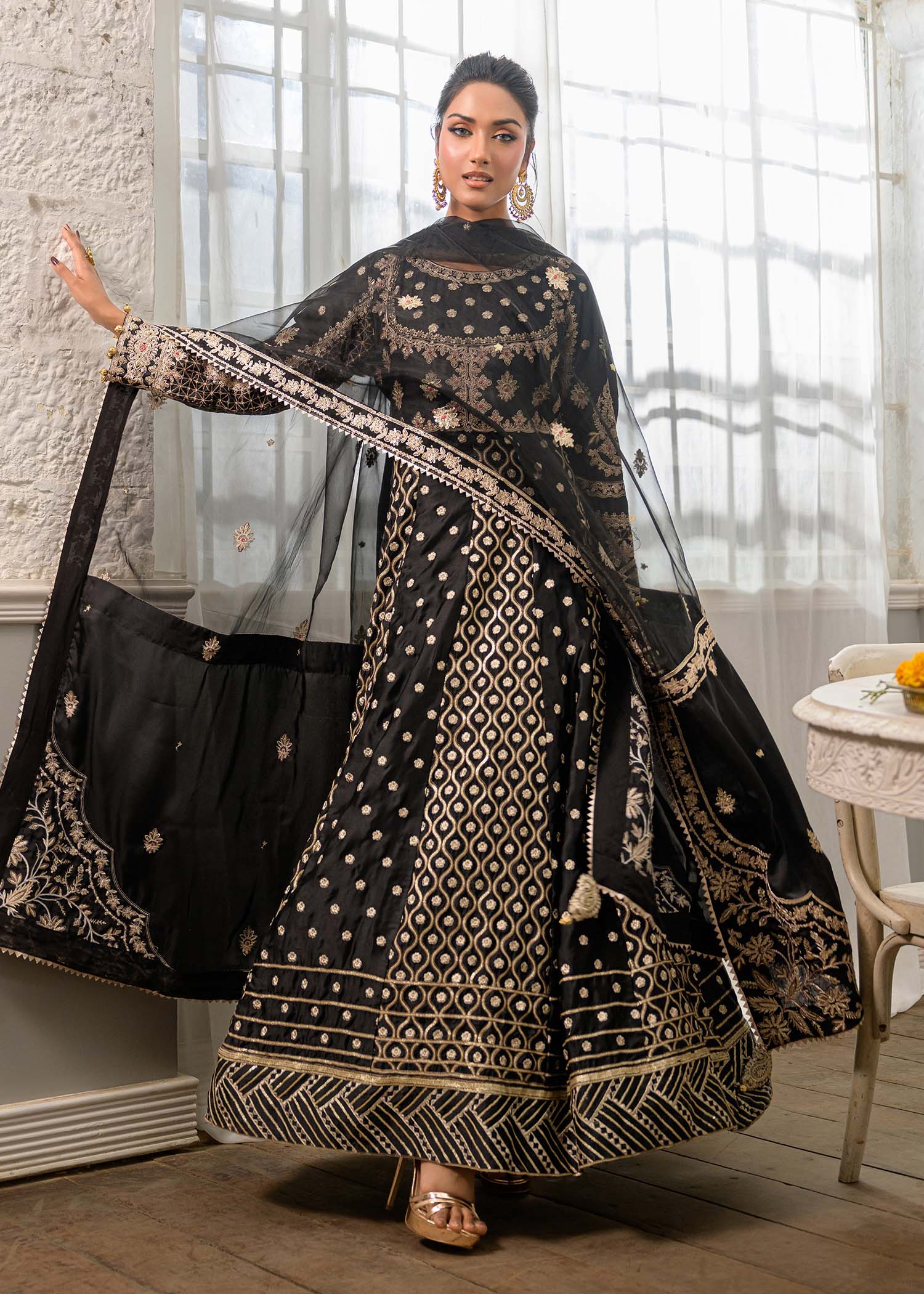 charmuse/shamooz Maxi in Black