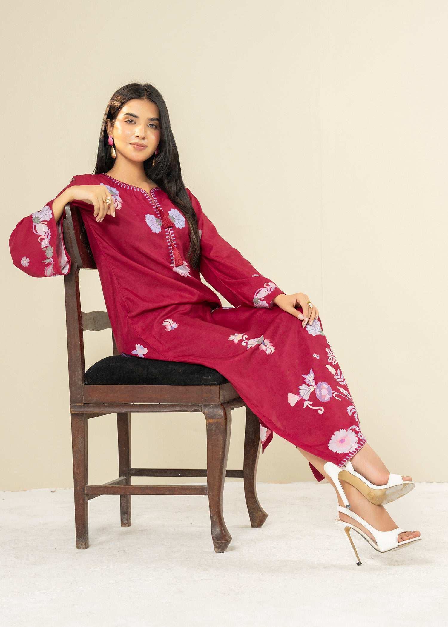 lawn Kaftan in Maroon