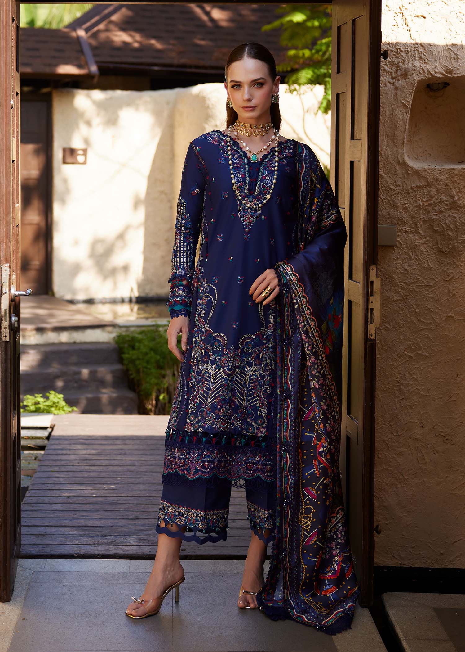 Ariya Luxury Lawn – Mehrin