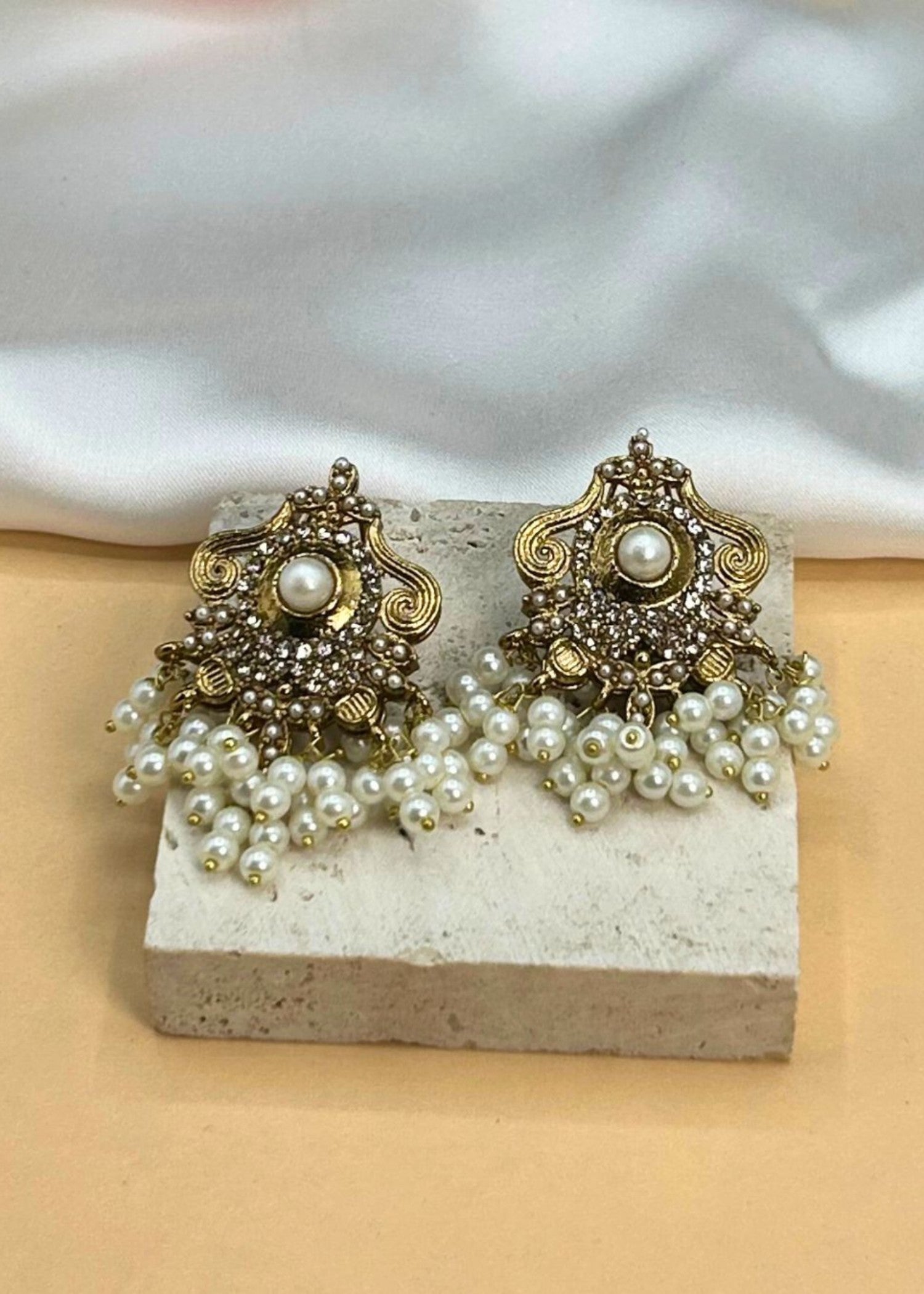 Earrings in Pearl white Color by - Trendy Women Earrings MTZ0702