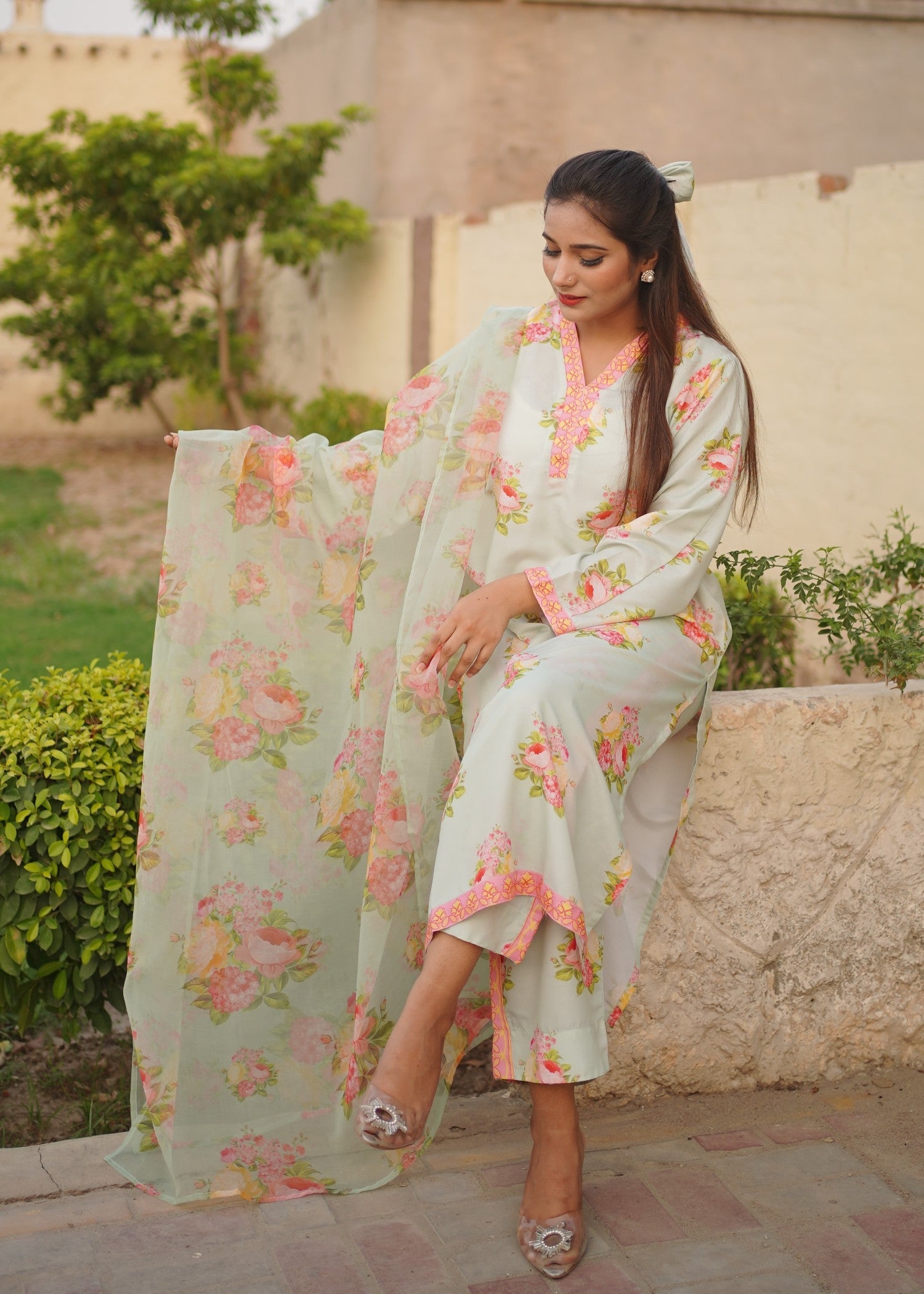swiss lawn Kurta Set in Pastel green