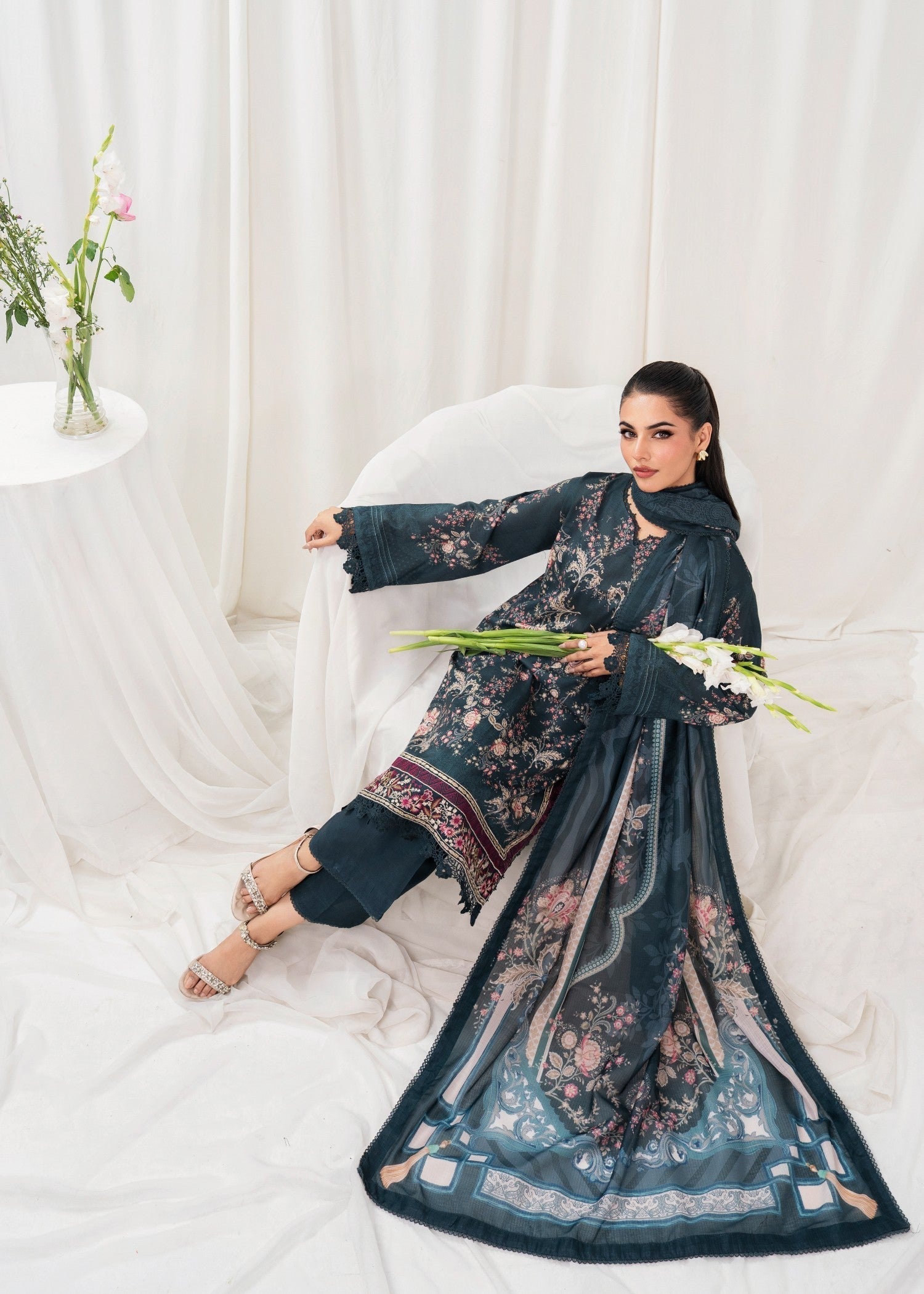 lawn Kurta Set in Charcoal