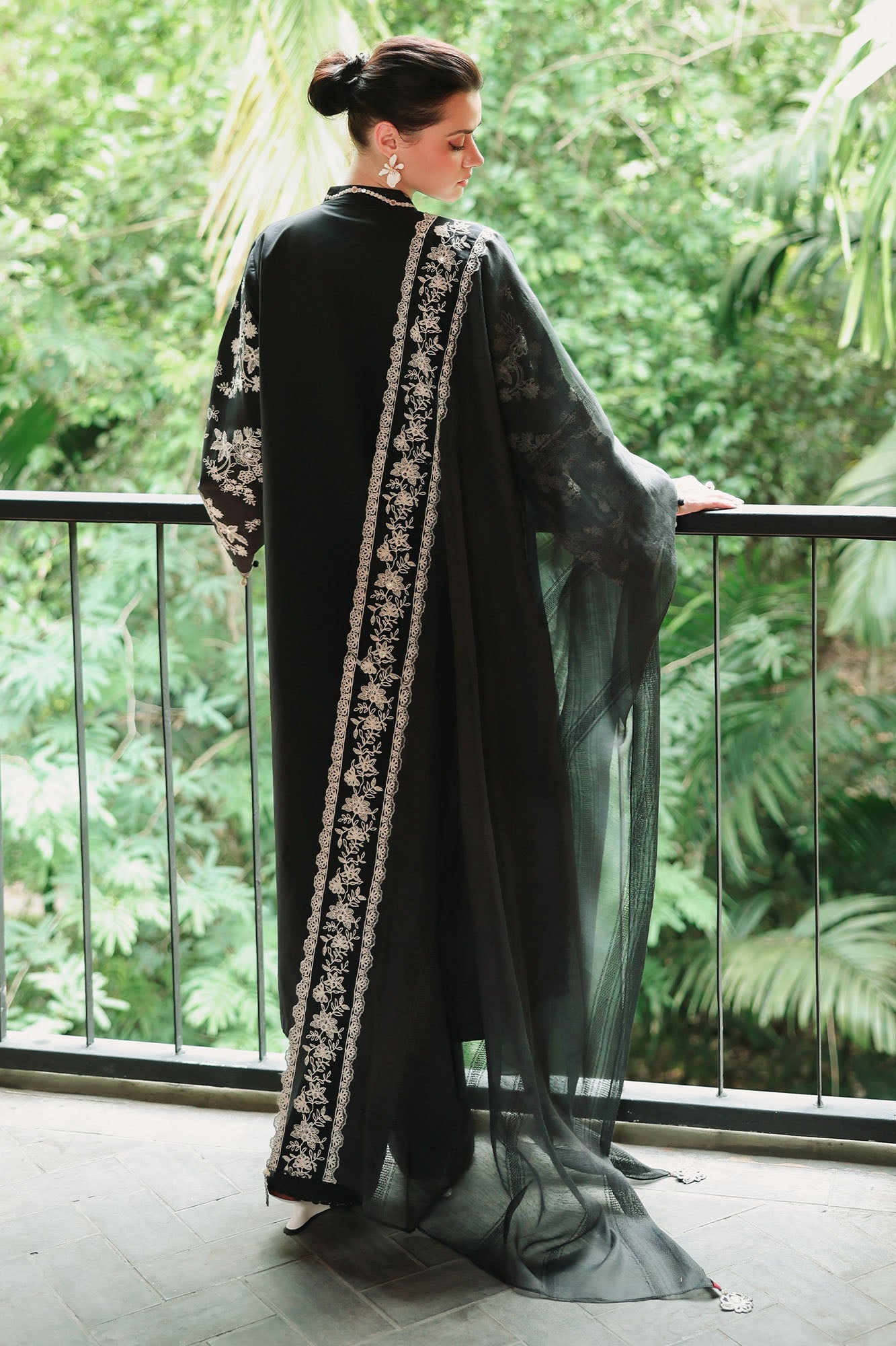 Eid Lawn Edit – Obsidian Bloom