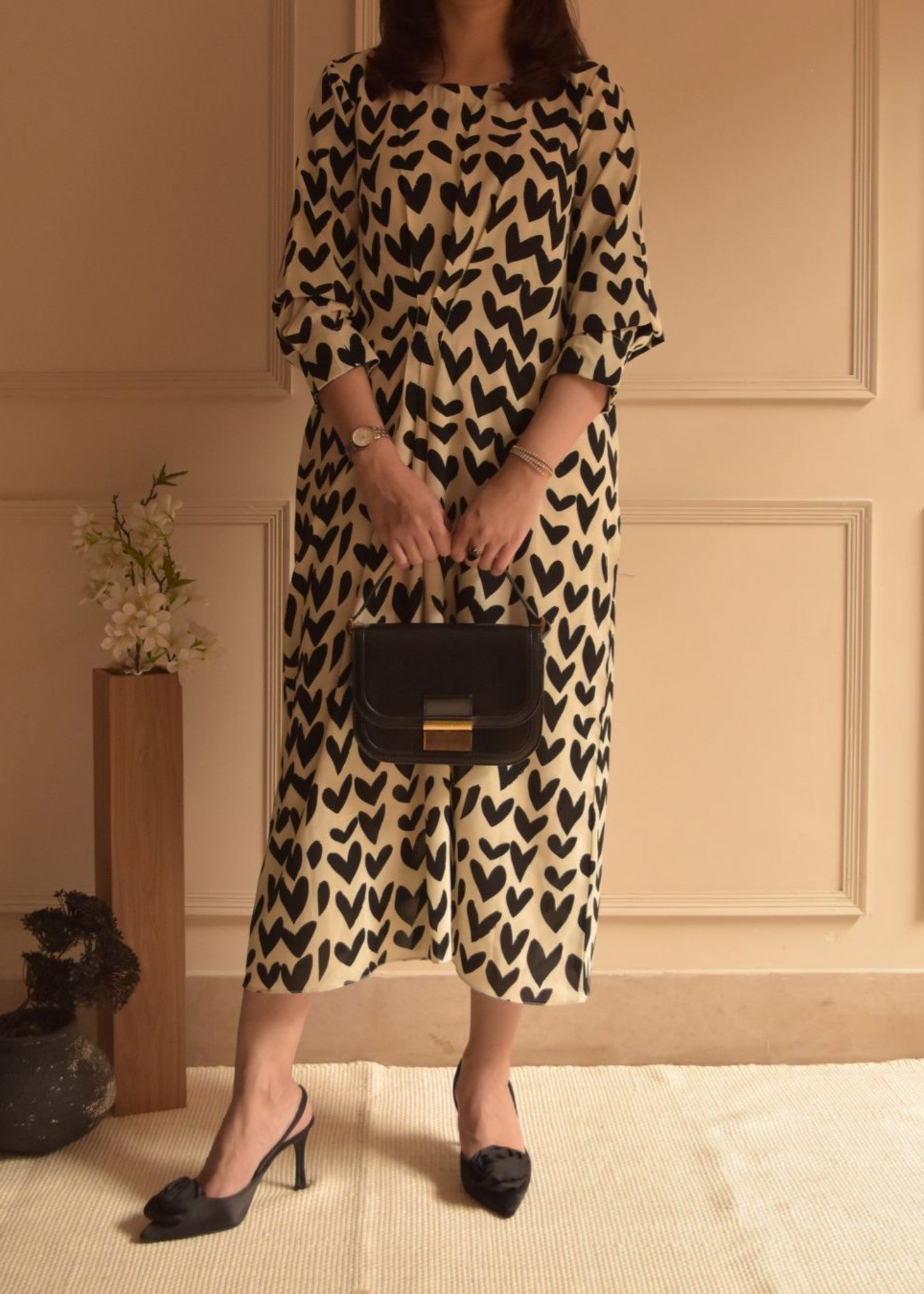 georgette Dress in Black, beige