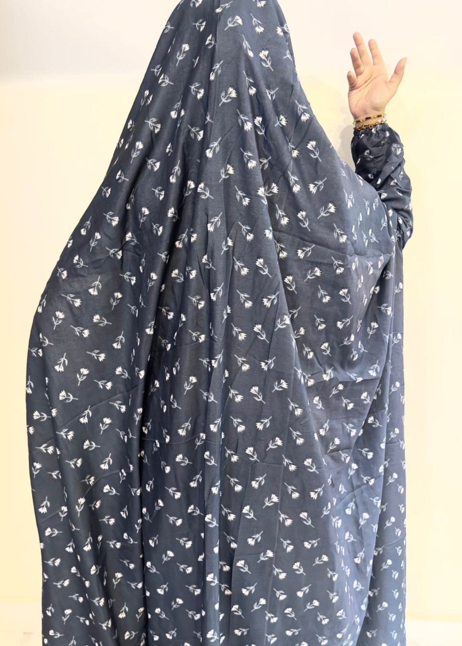 lawn Chaddar in Grey