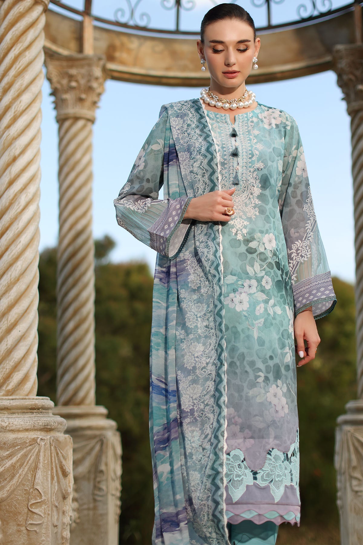 Signature Lawn Prints – SP-196