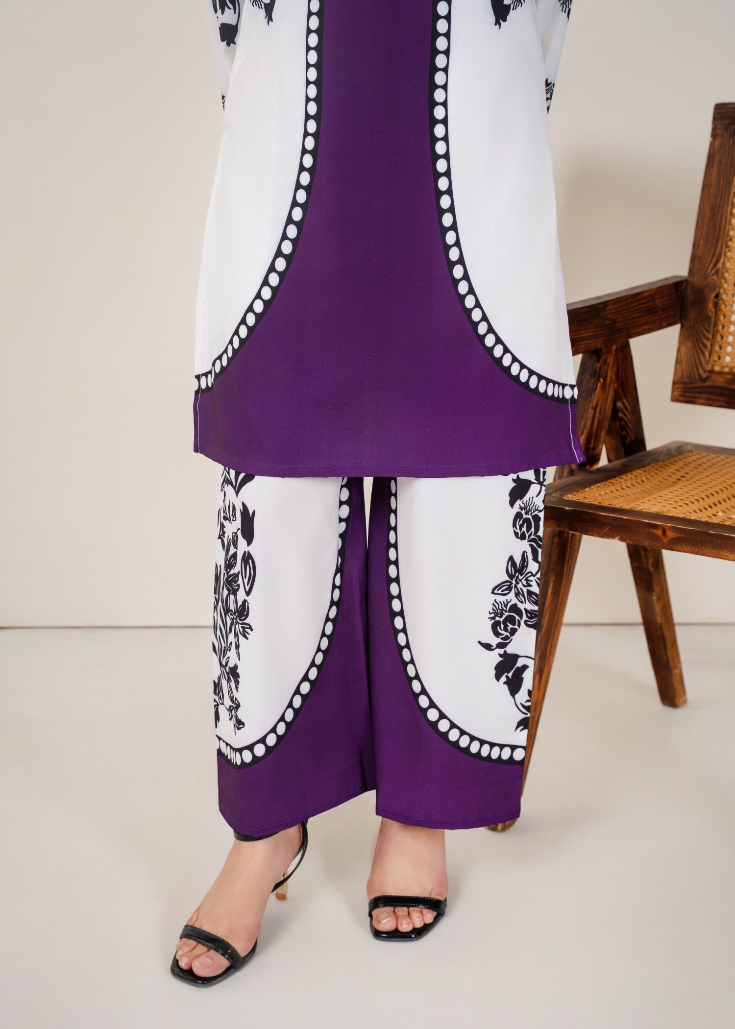 silk crepe Kurta Set in Purple, white