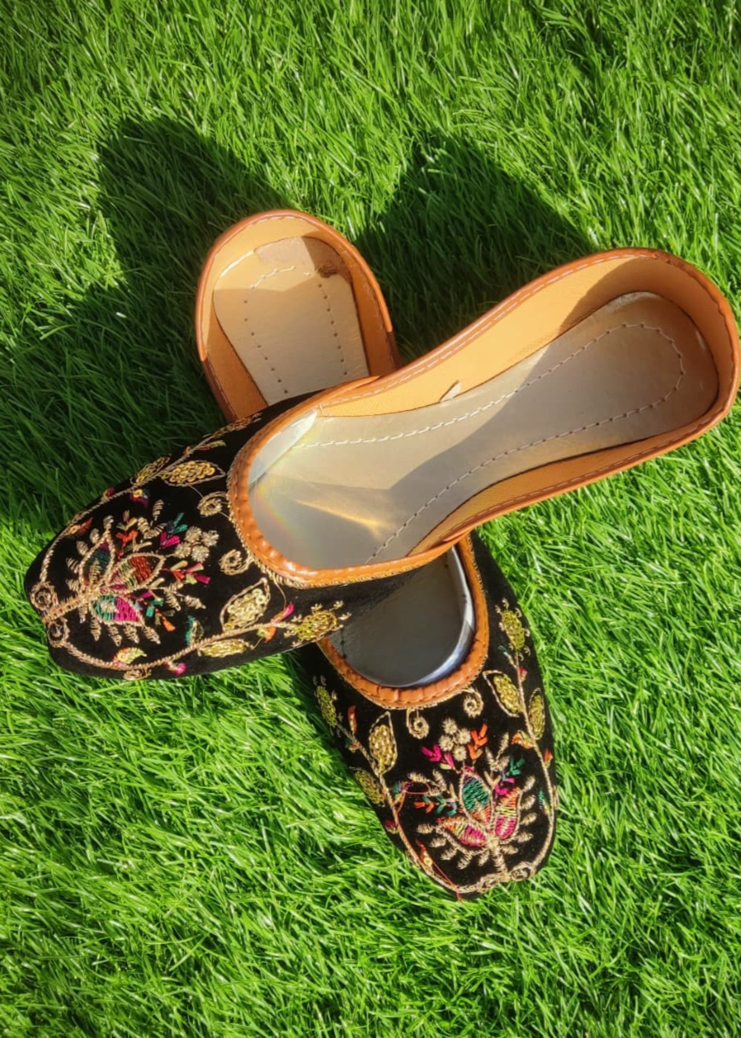Khussa in Black by - High Quality Women Khussa HHJ4169