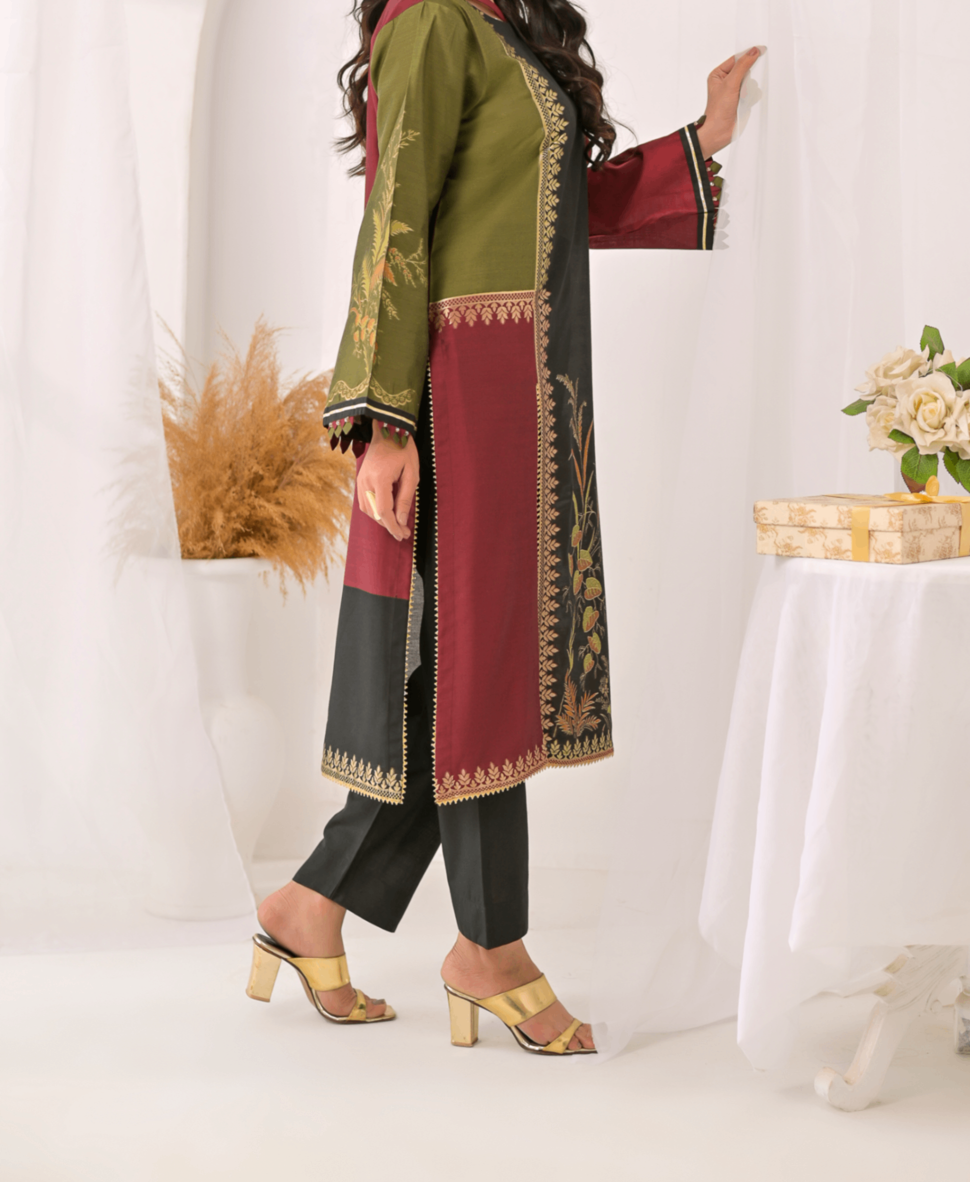 jacquard Kurta Set in Black, maroon