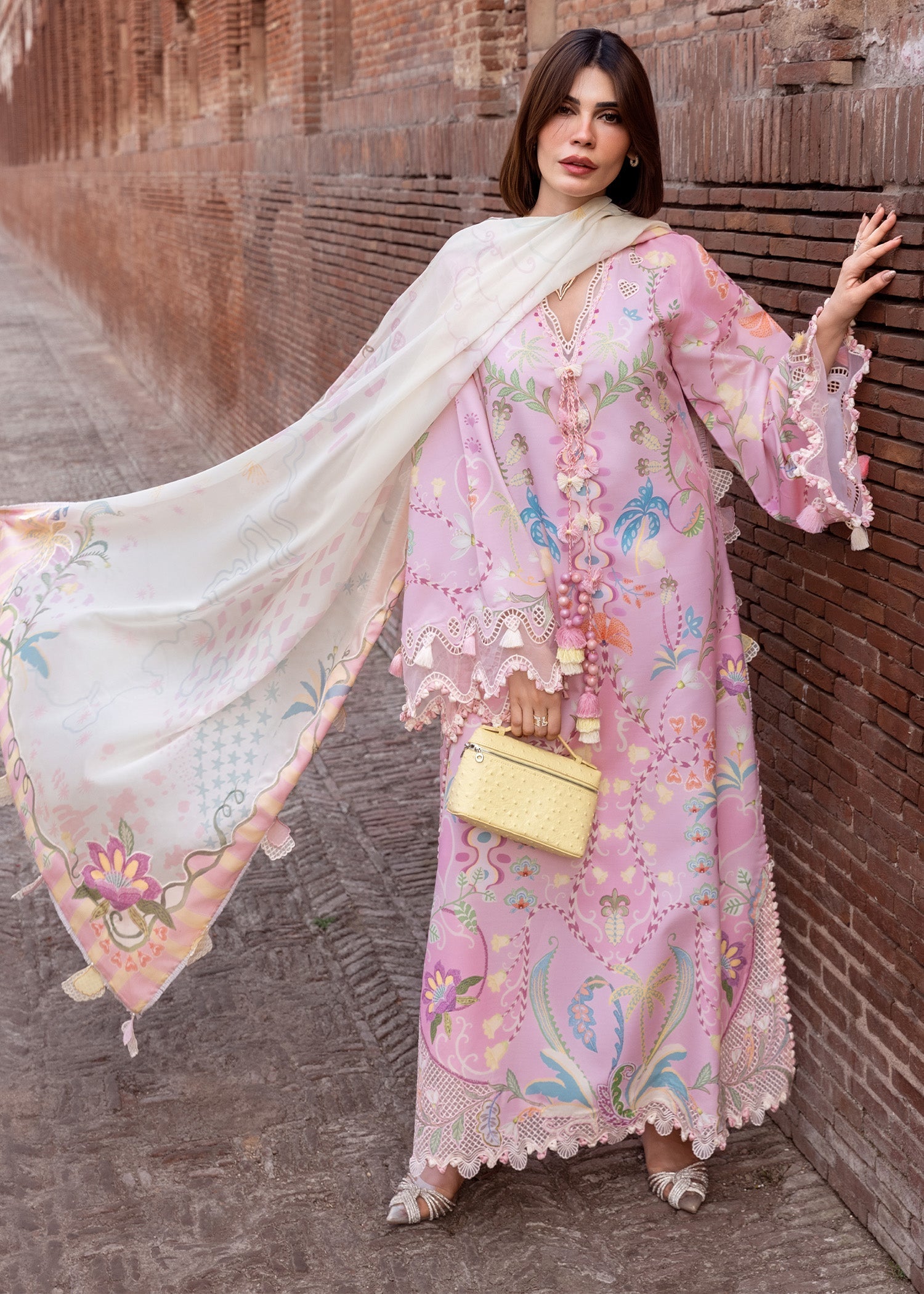 Flow Luxury Lawn – OUT OF MANY HEARTS - D6A