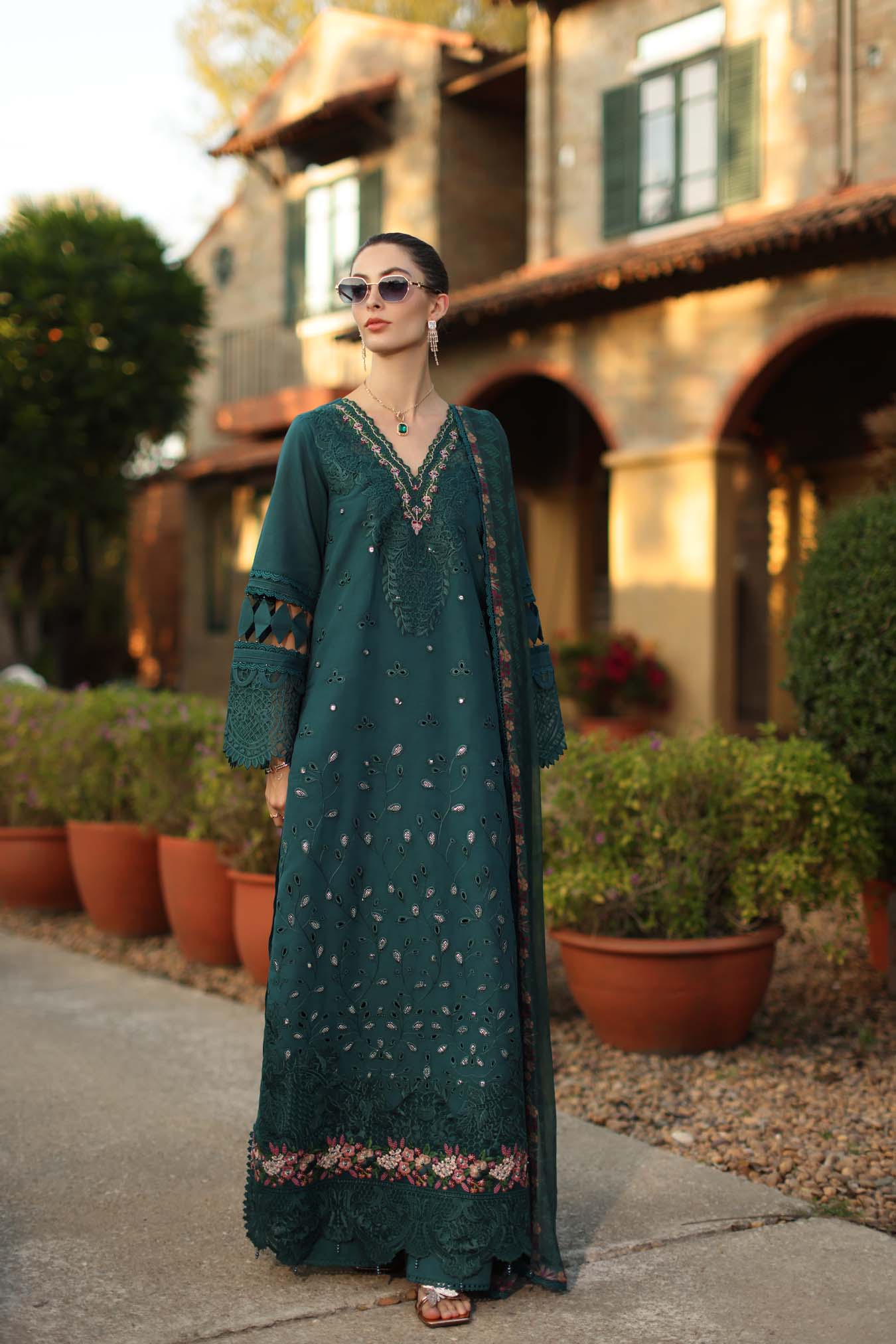 Luxury Eid Schiffli Laserkari Lawn – D6 - B - Zelina