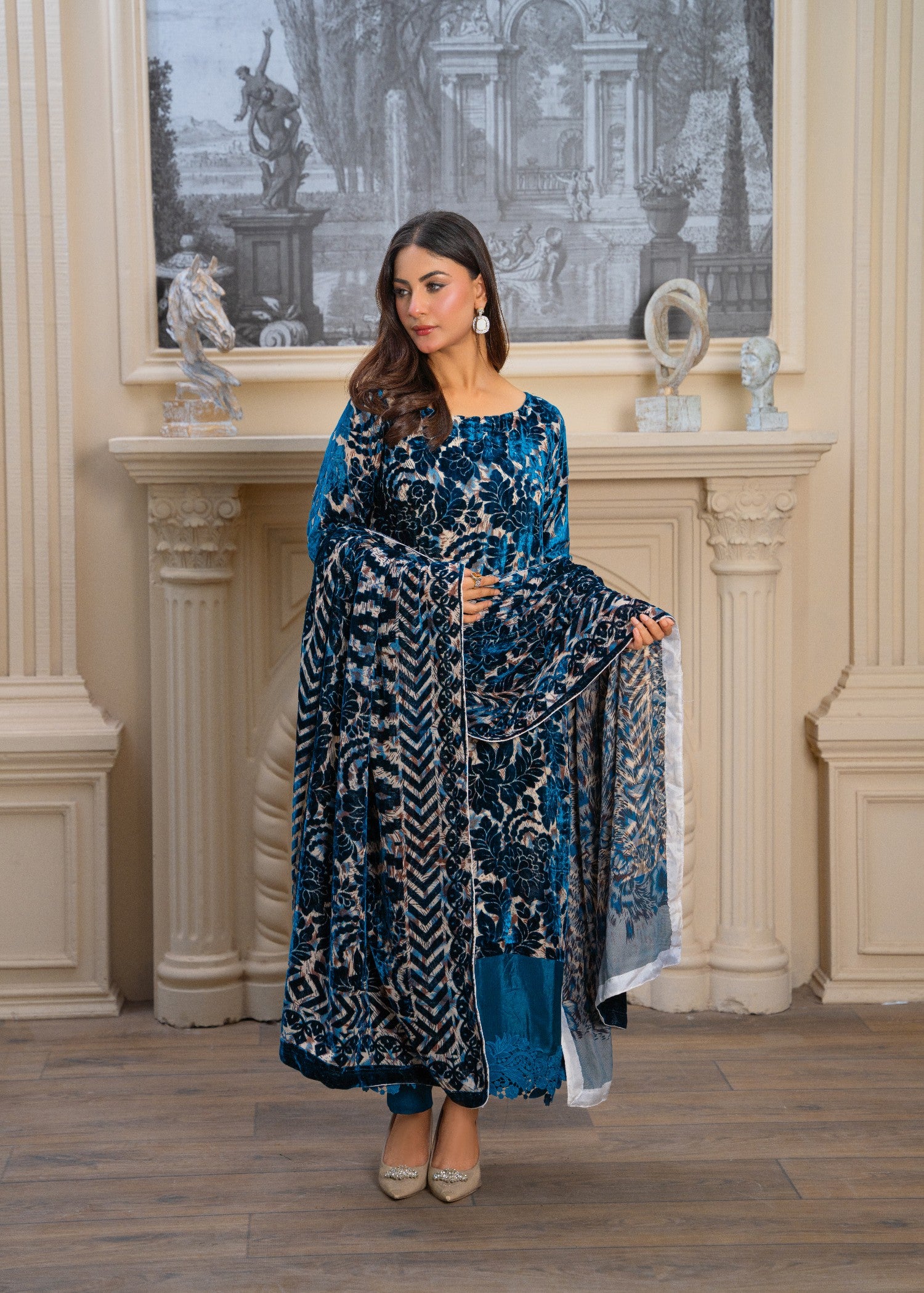 velvet Kurta Set in Sapphire blue