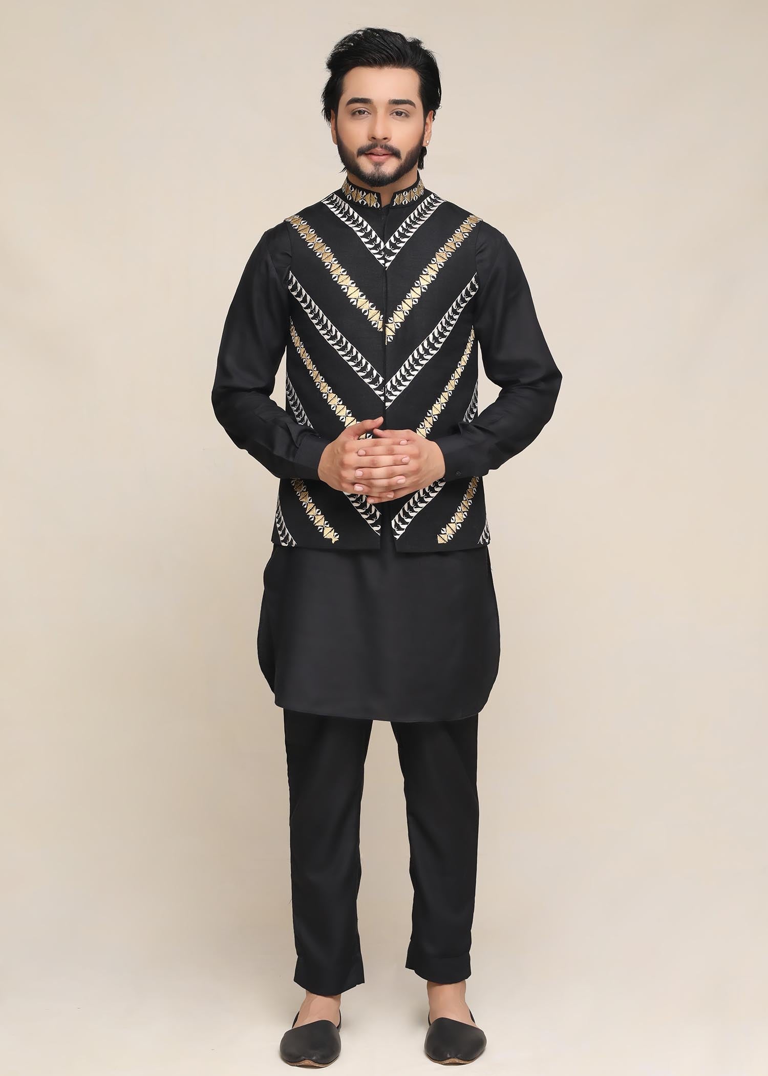 silk Waistcoat in Black by Walkout