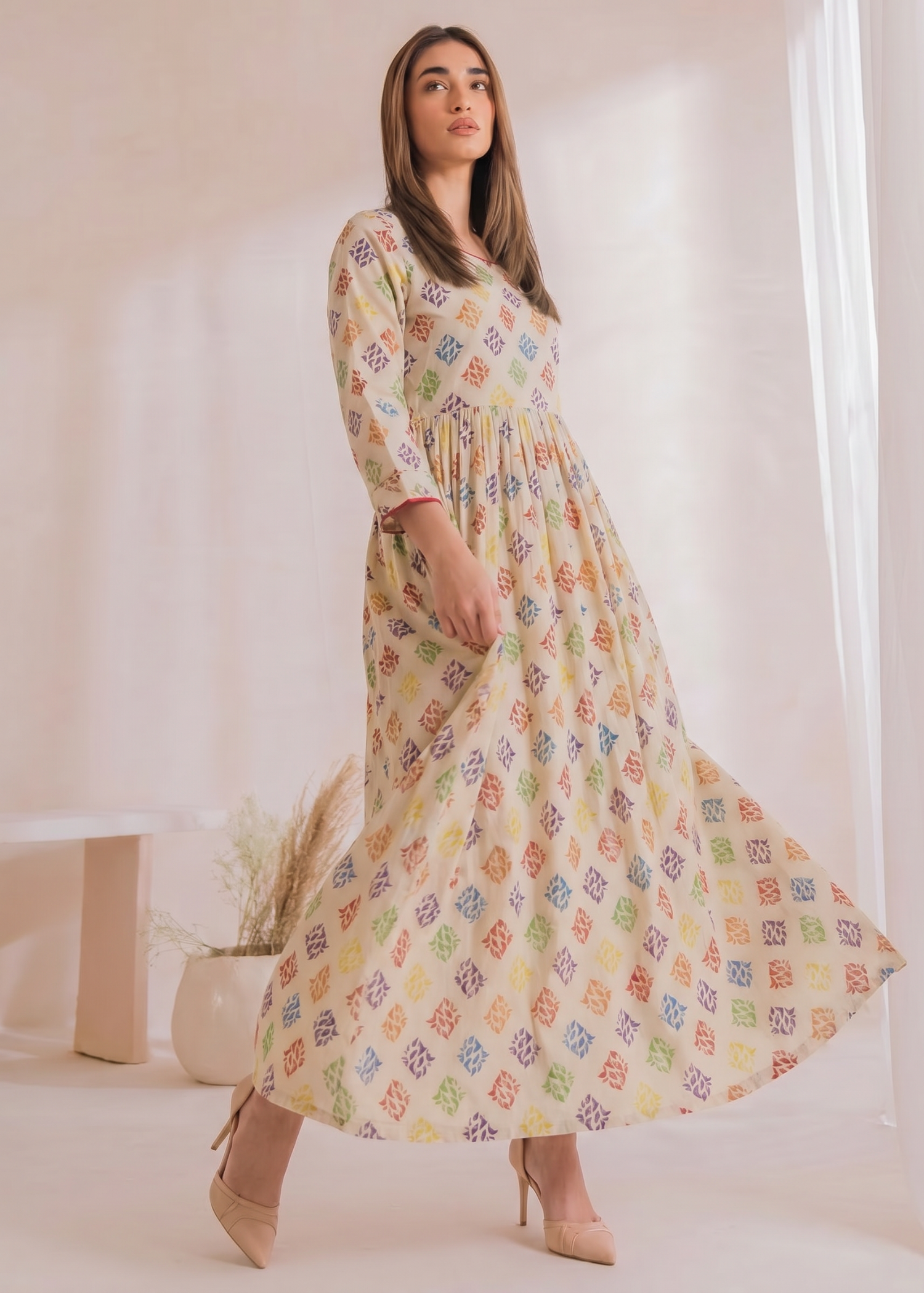 lawn Maxi in Antique white