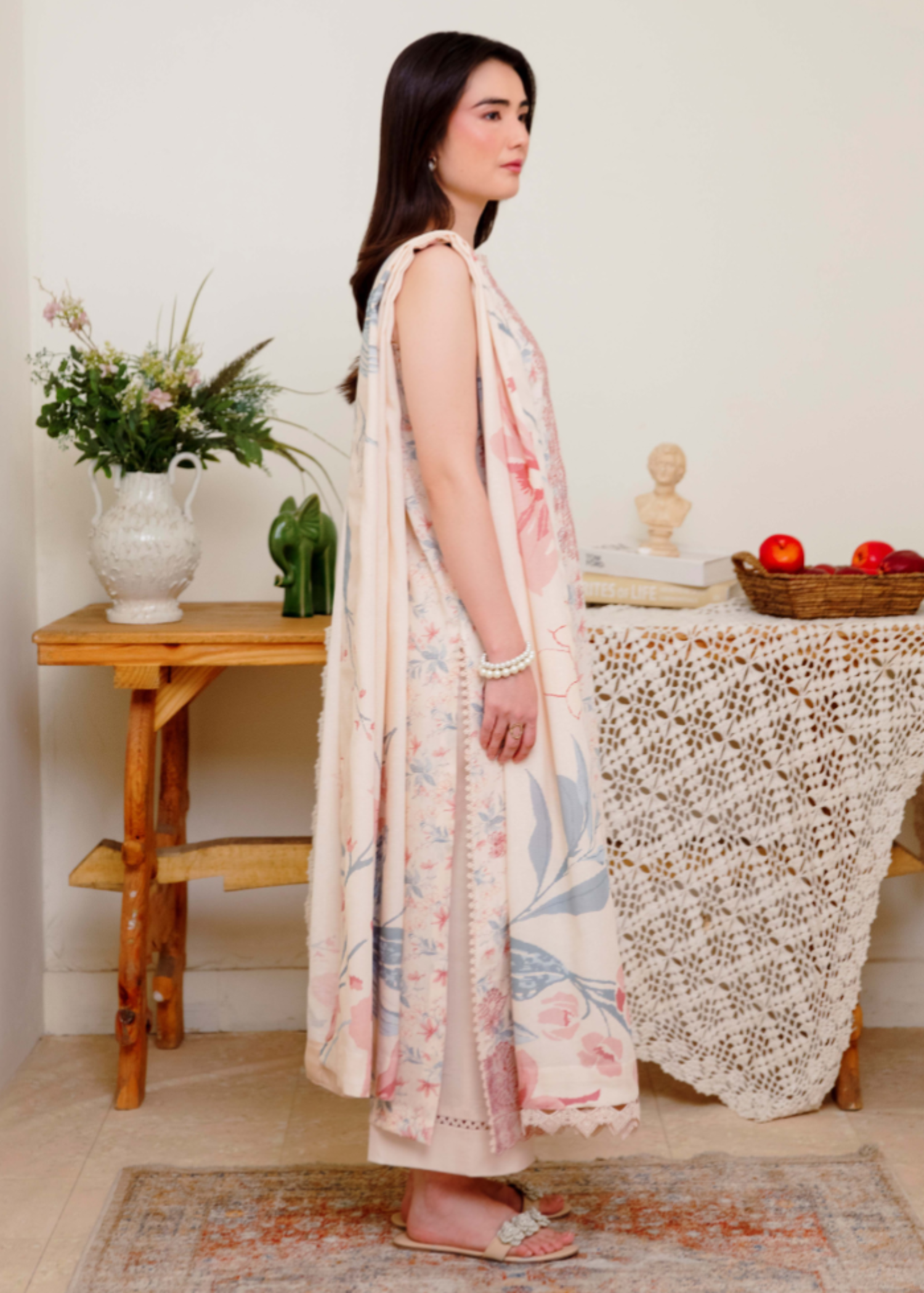 karandi Kurta Set in Floral white