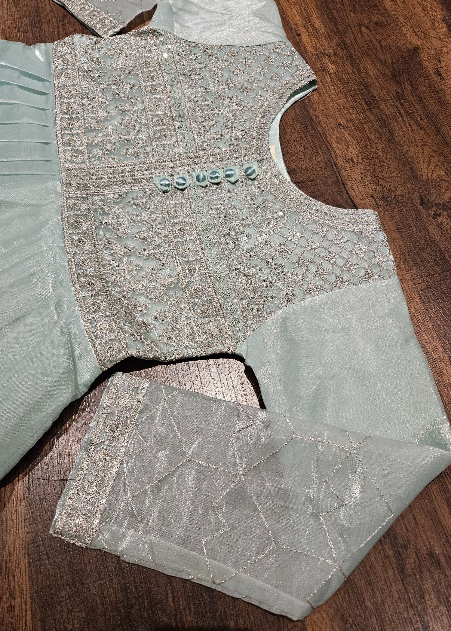 tissue silk Pishwas in Pastel green
