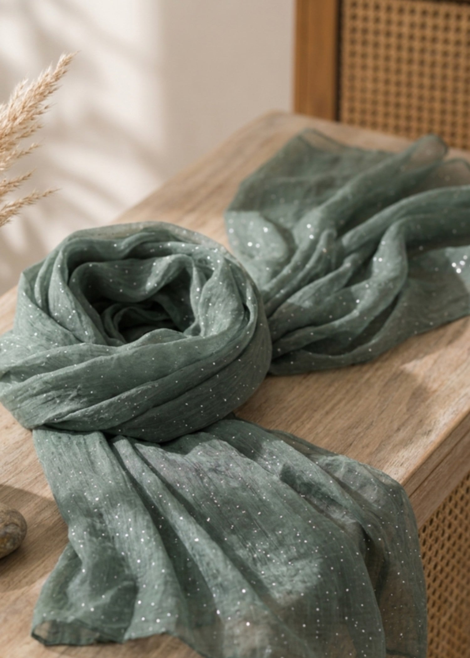 slub lawn Hijab in Moss green