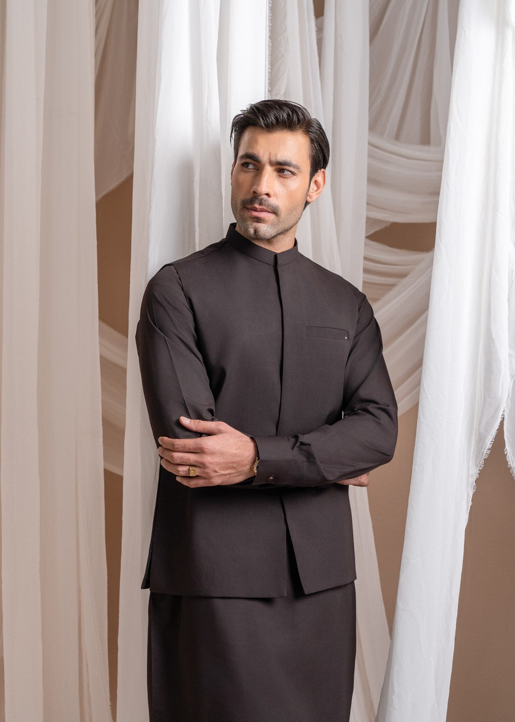 wash & wear Waistcoat in Dark brown by Muraqsh