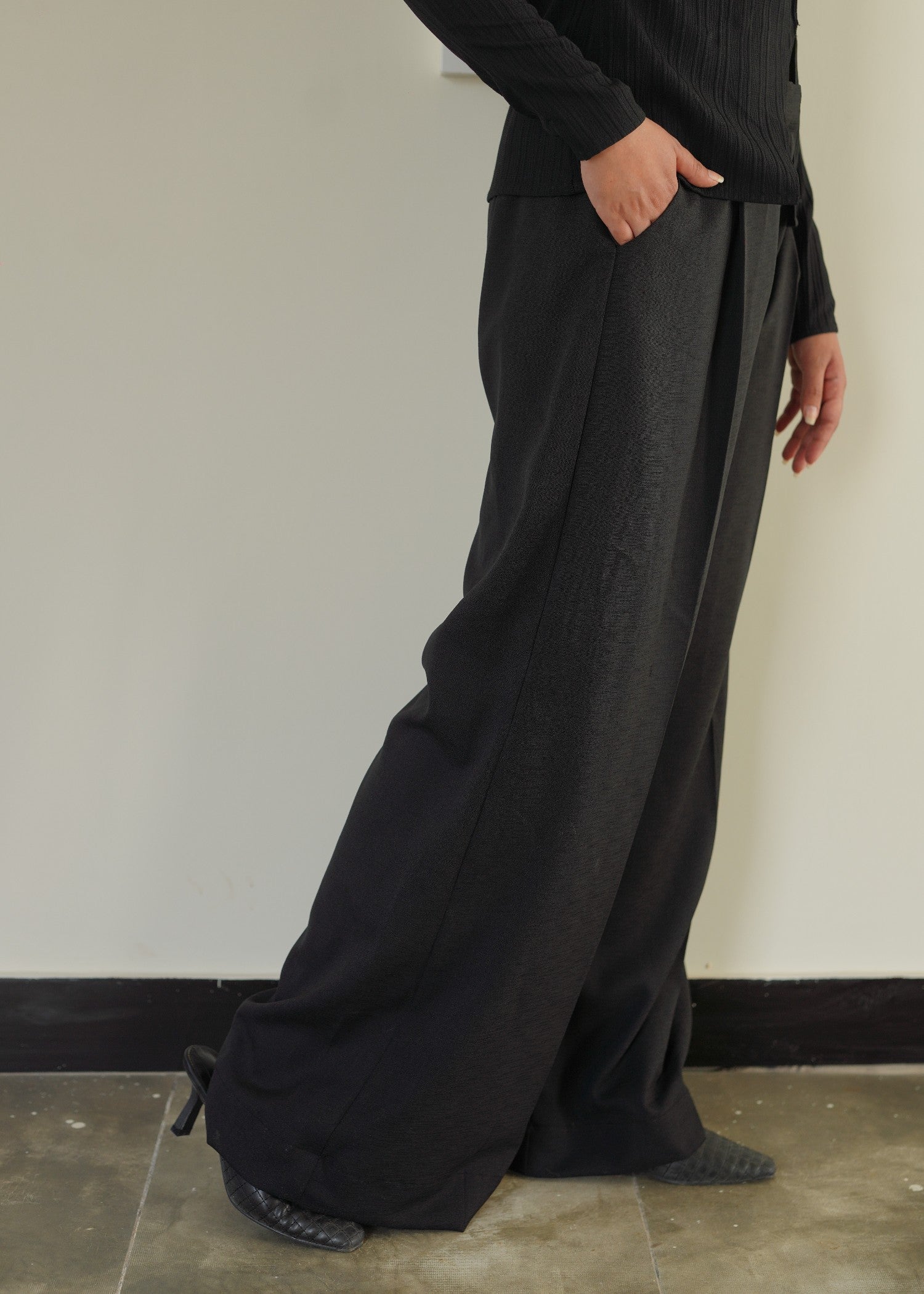 poly viscose Pants in Charcoal black