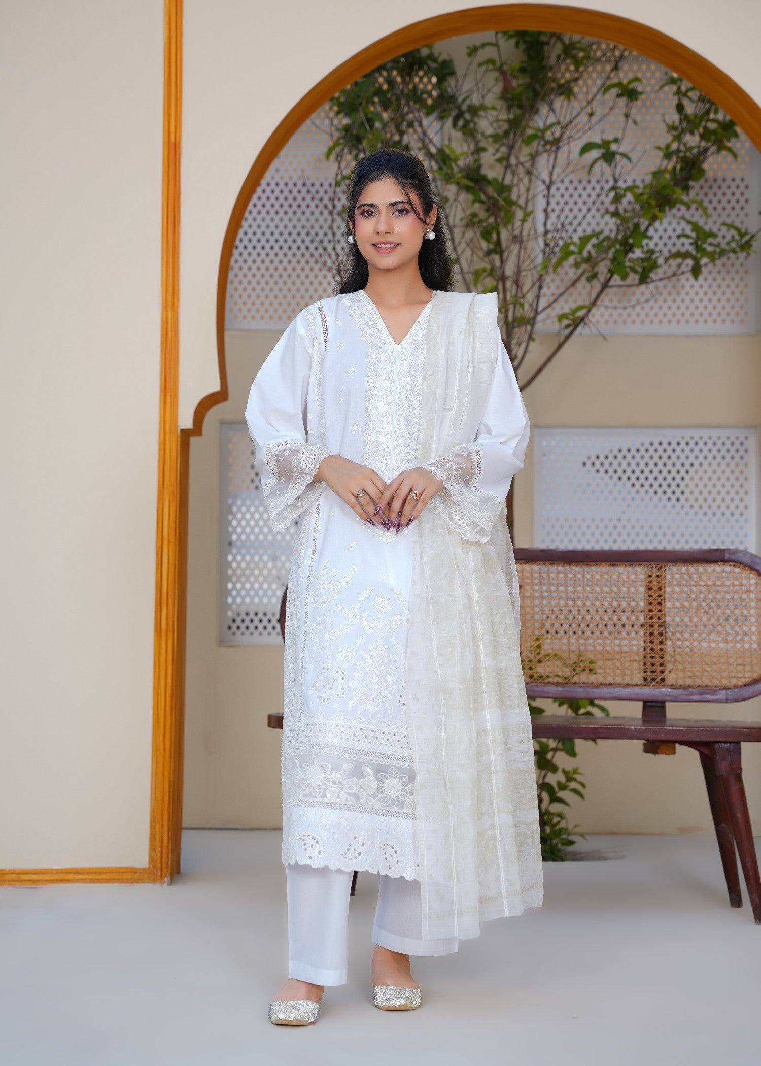 zari lawn Kurta Set in Off-white