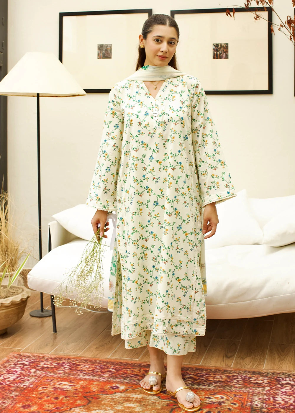lawn Kurta Set in Eggshell