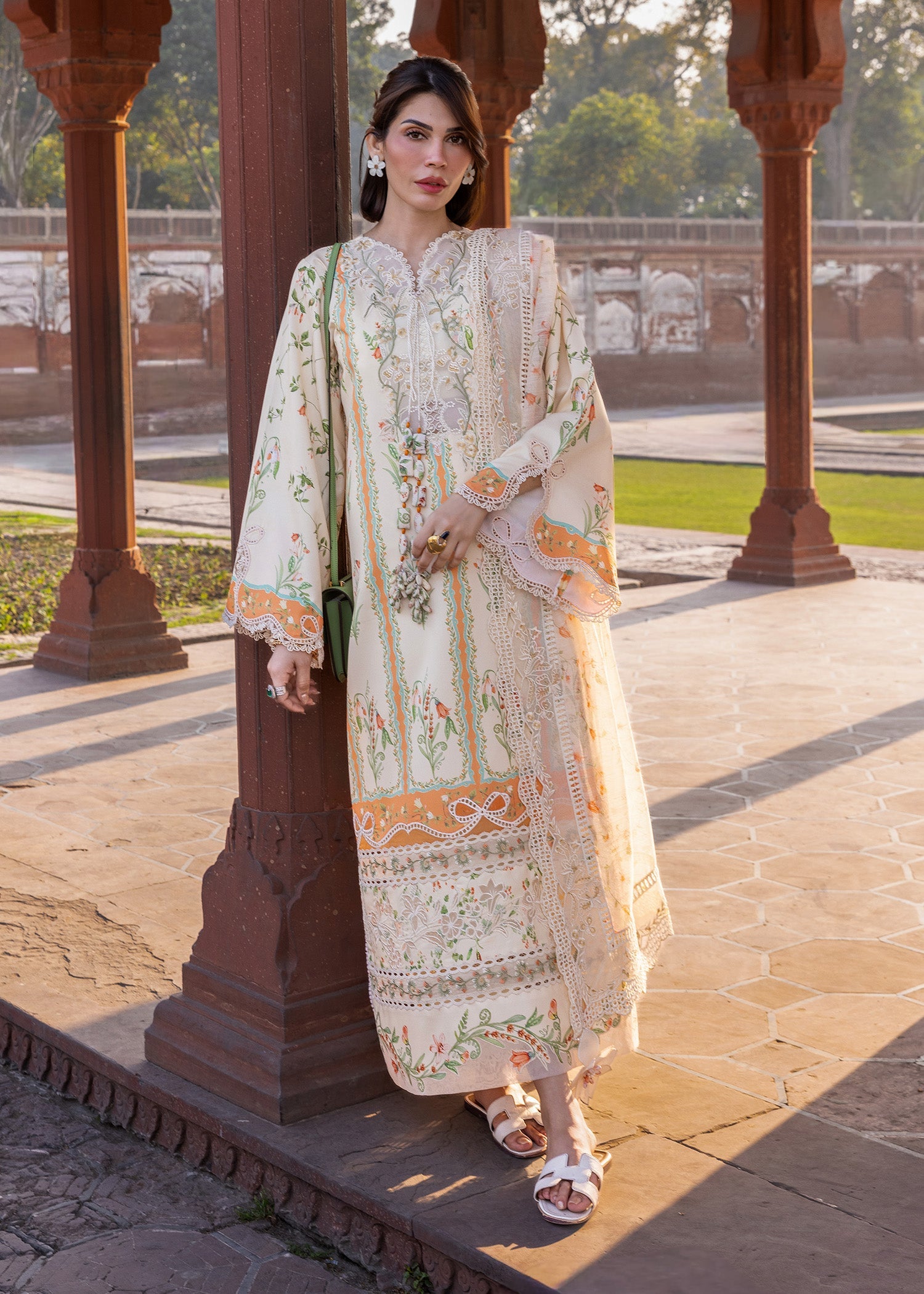 Flow Luxury Lawn – SUN-KISSED LETTER-D9A