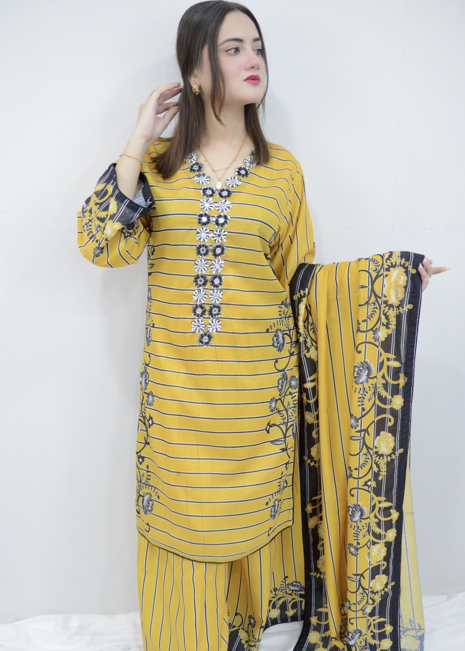 swiss lawn Kurta Set in Yellow