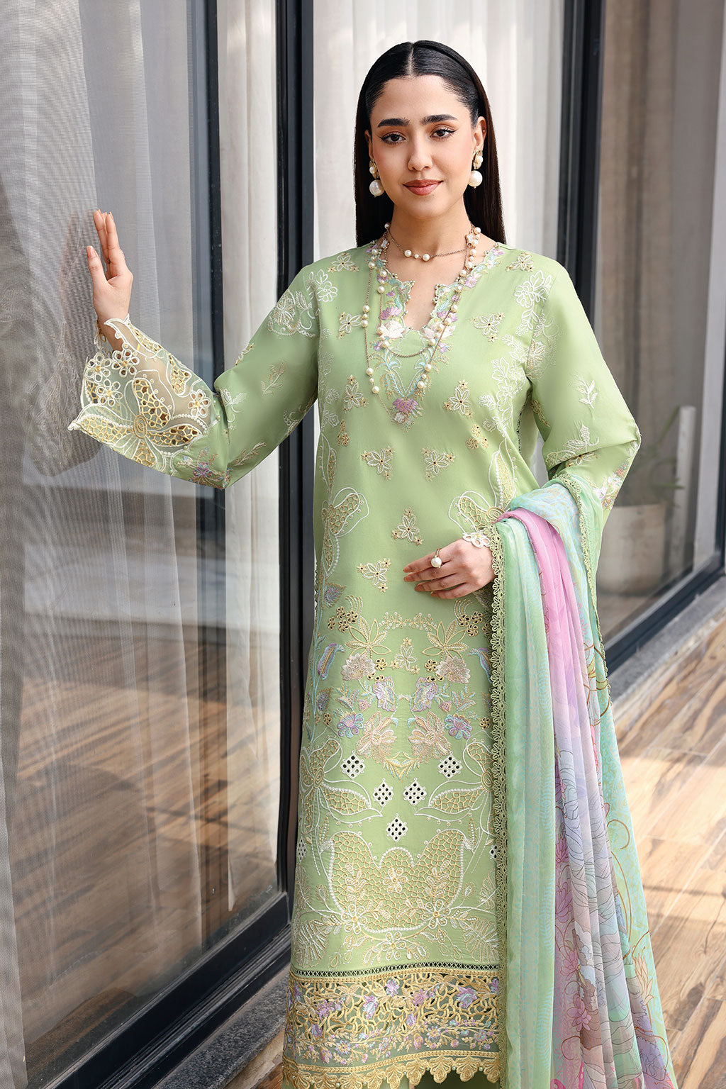 Andaaz Luxury Lawn – Z-1402