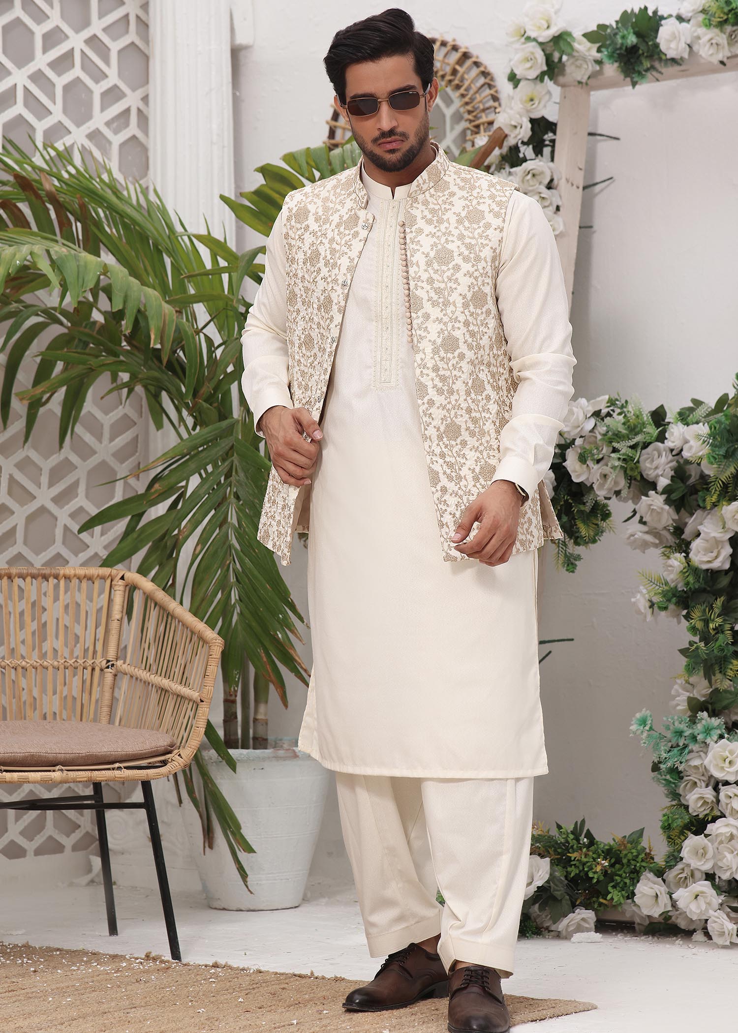 blended satin Waistcoat in Cream