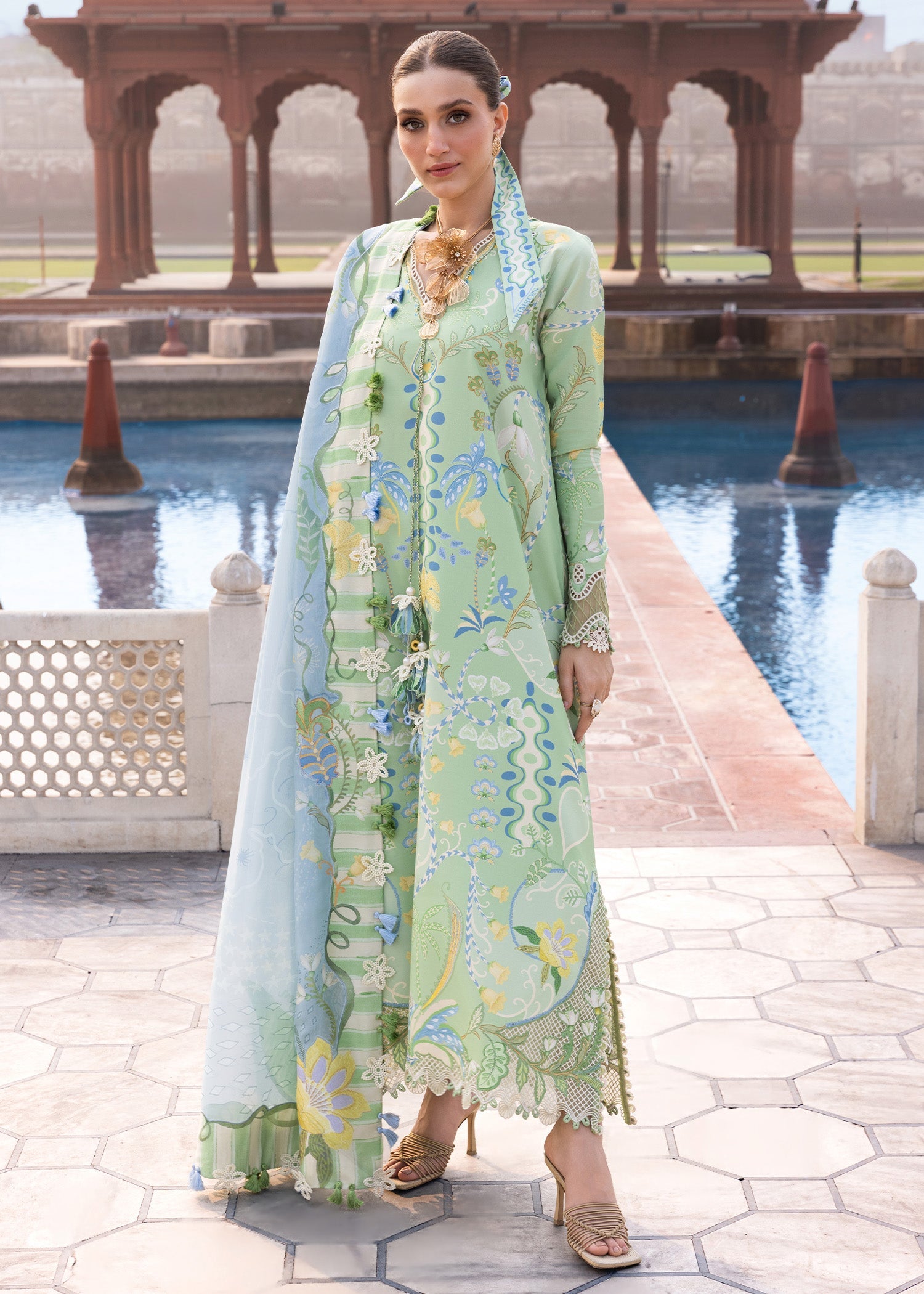 Flow Luxury Lawn – OUT OF MANY HEARTS-D6B