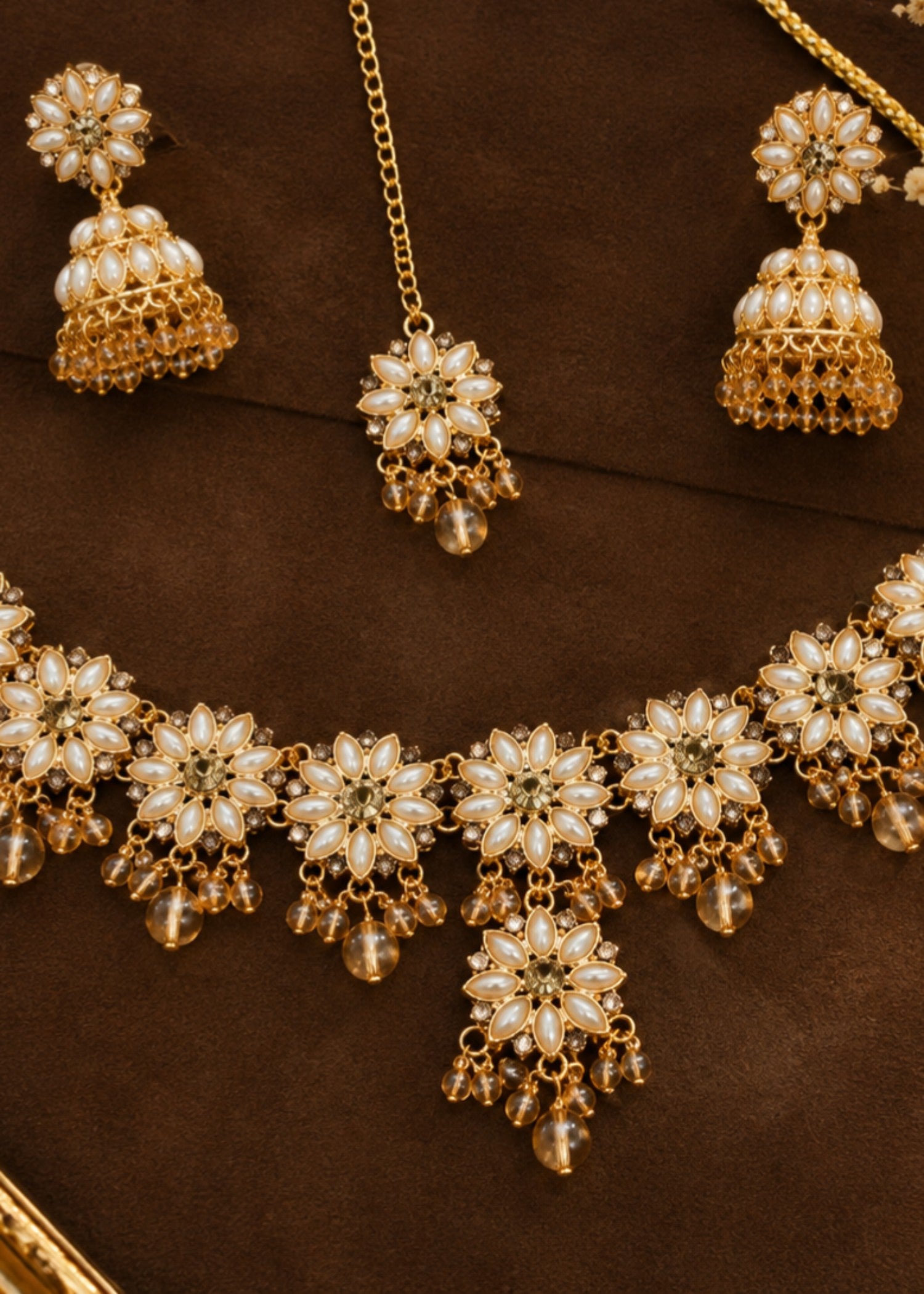 Jewelry Set in Gold Color by - Trendy Women Jewelry Set MBM1693