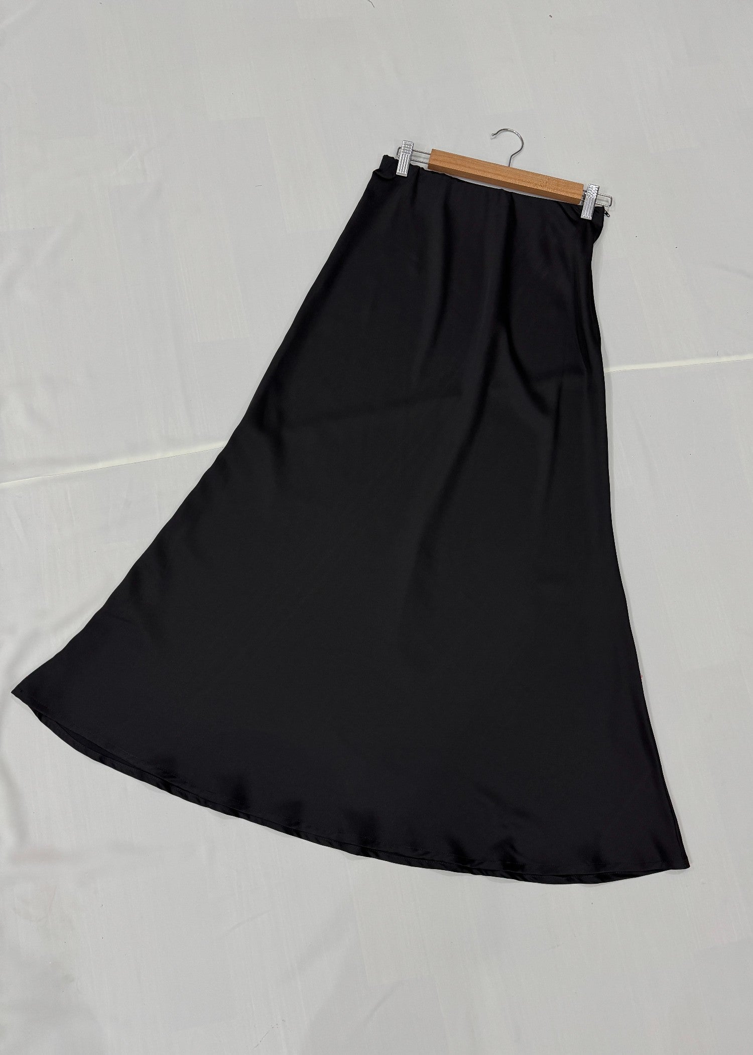 satin silk Skirt in Black