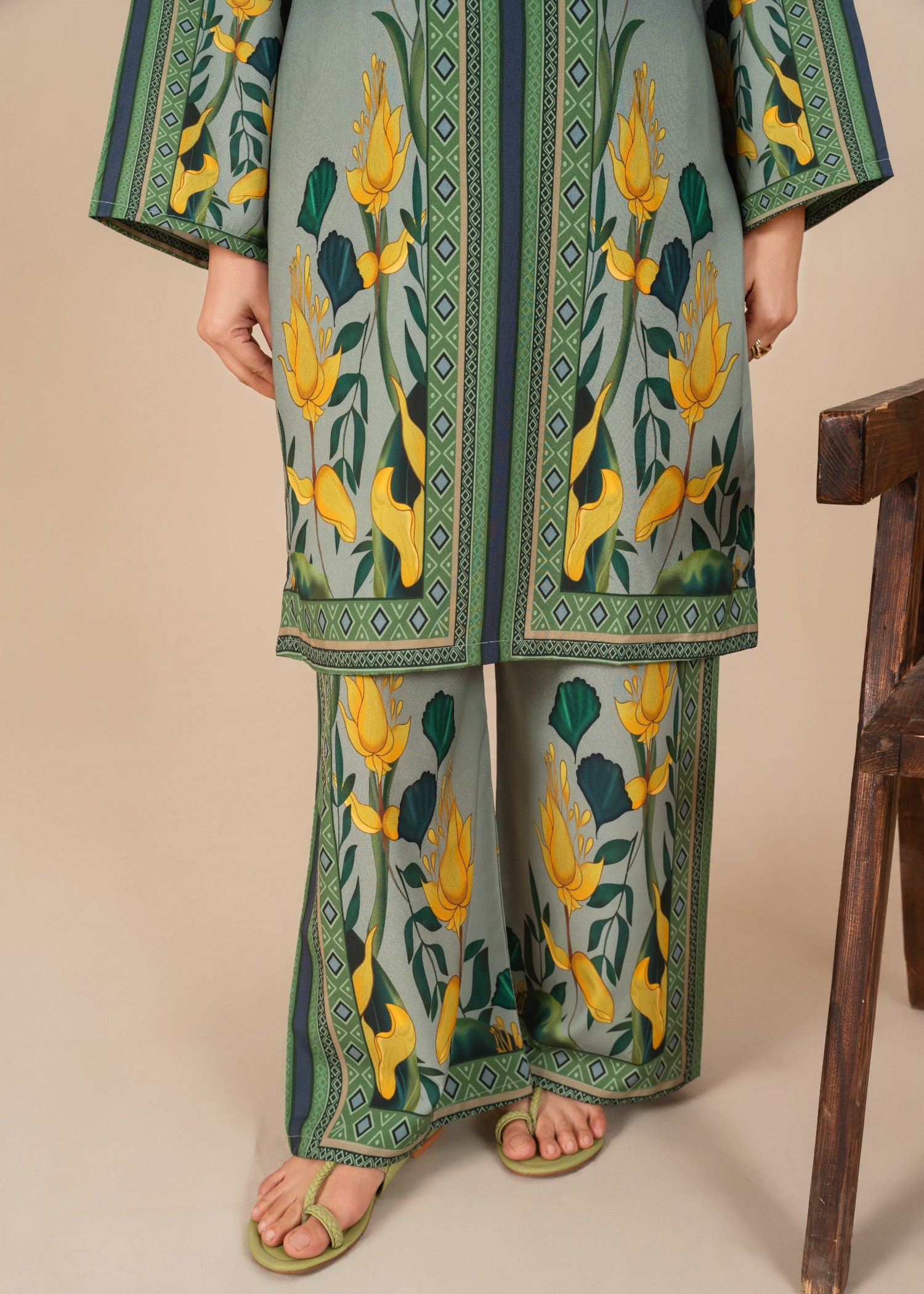 silk crepe Kurta Set in Apple green
