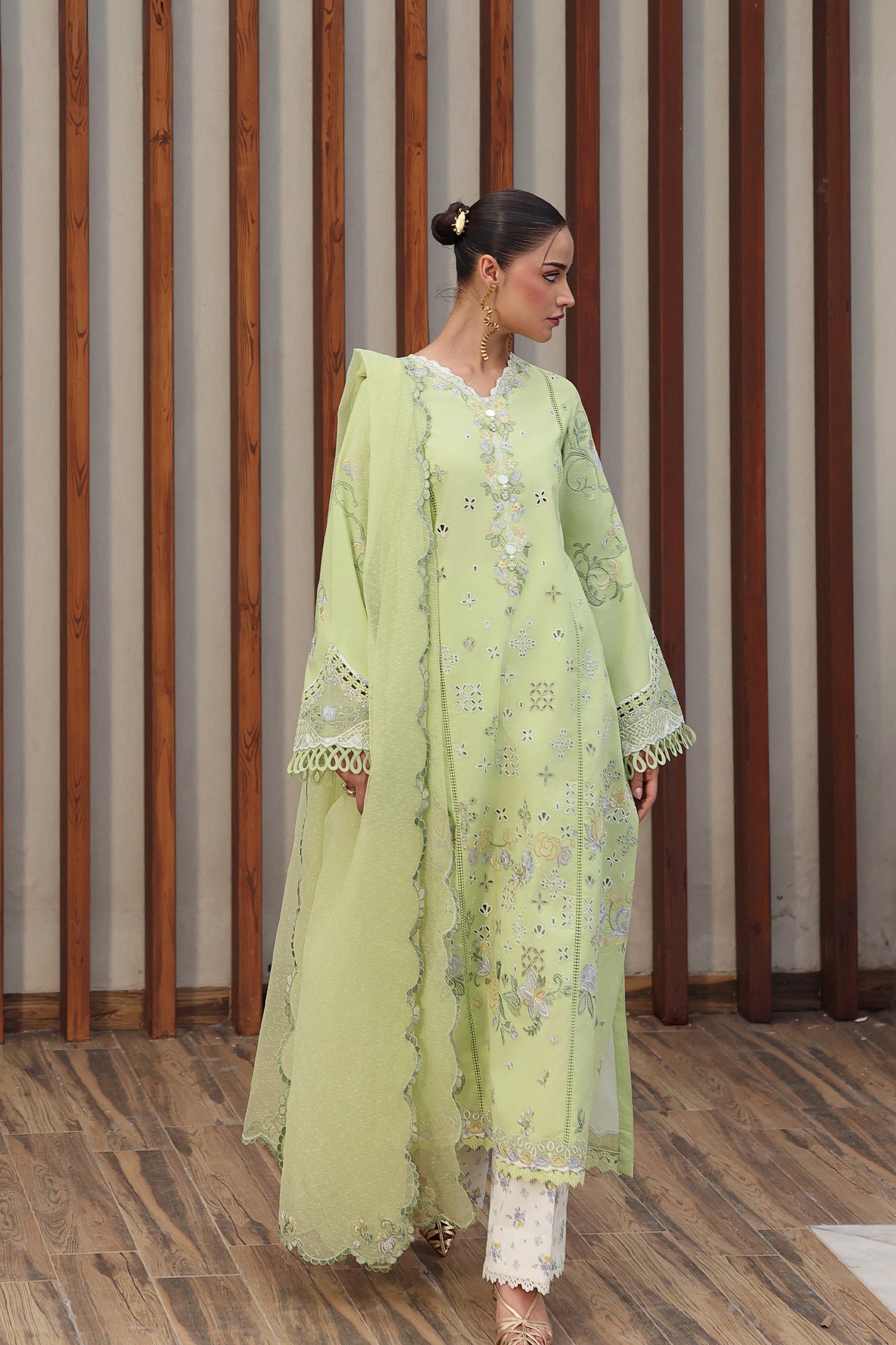 Qline Lawn Drop II – QKL-05 AYANA