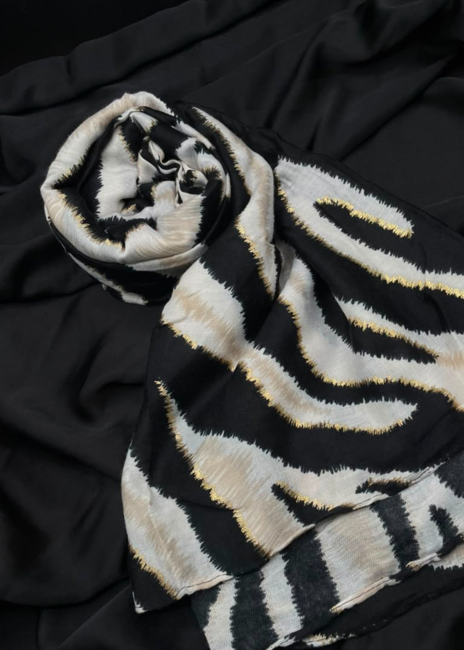Scarf in Multi Color by - Trendy Women Scarf ZWT2838
