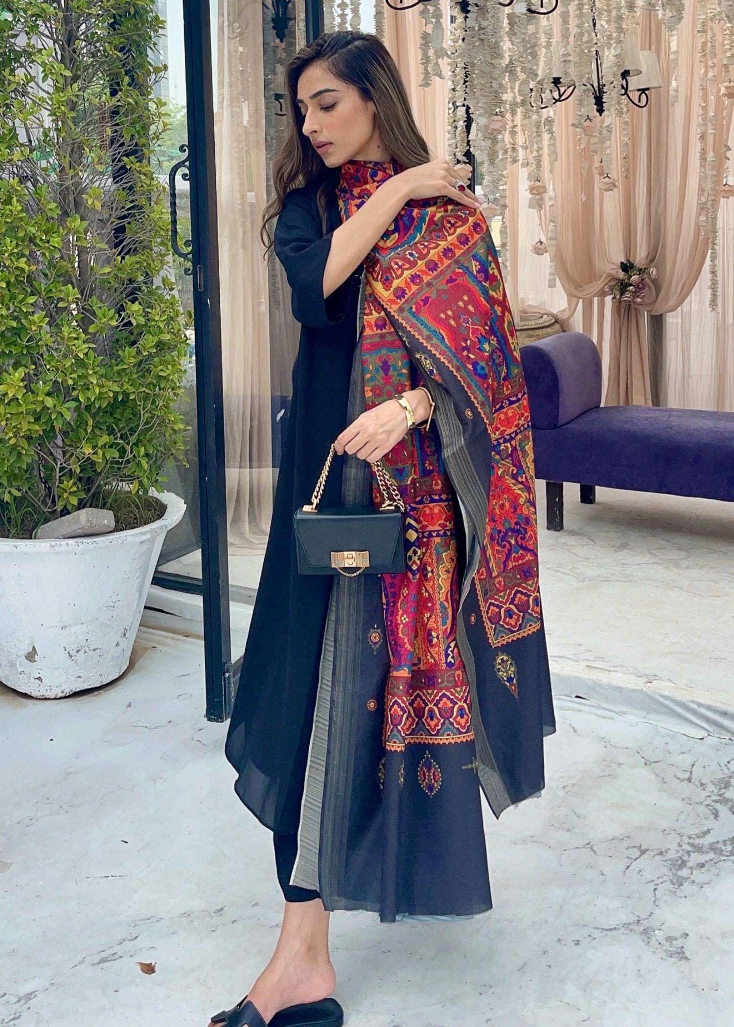 Shawl in Black Color by - Trendy Women Shawl UZA7352