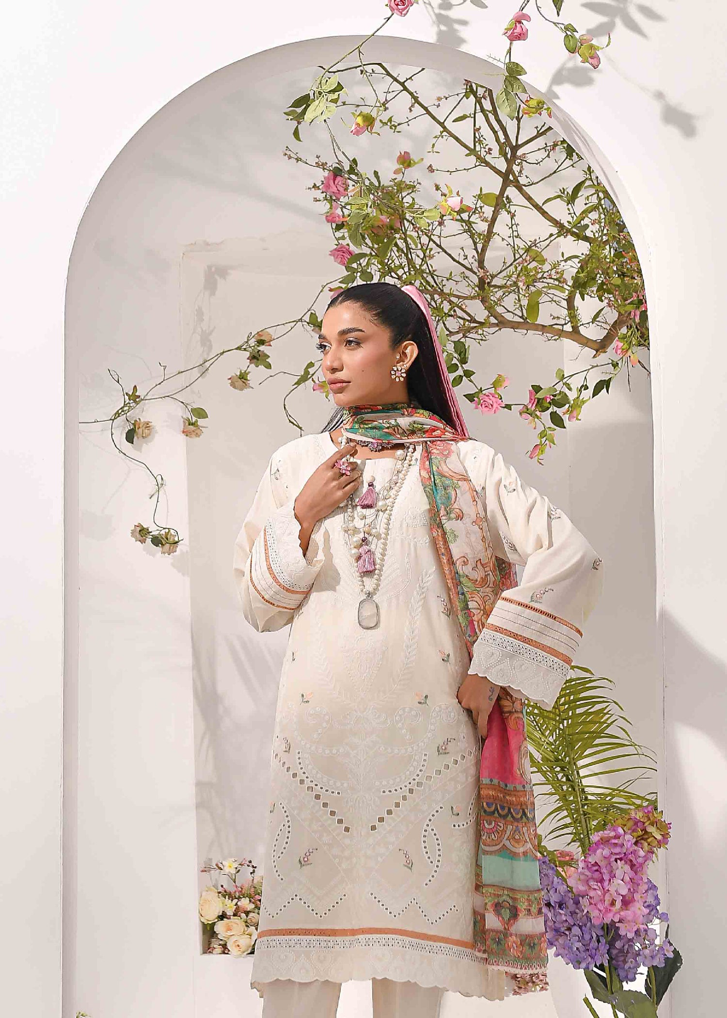 lawn Kurta Set in Ivory