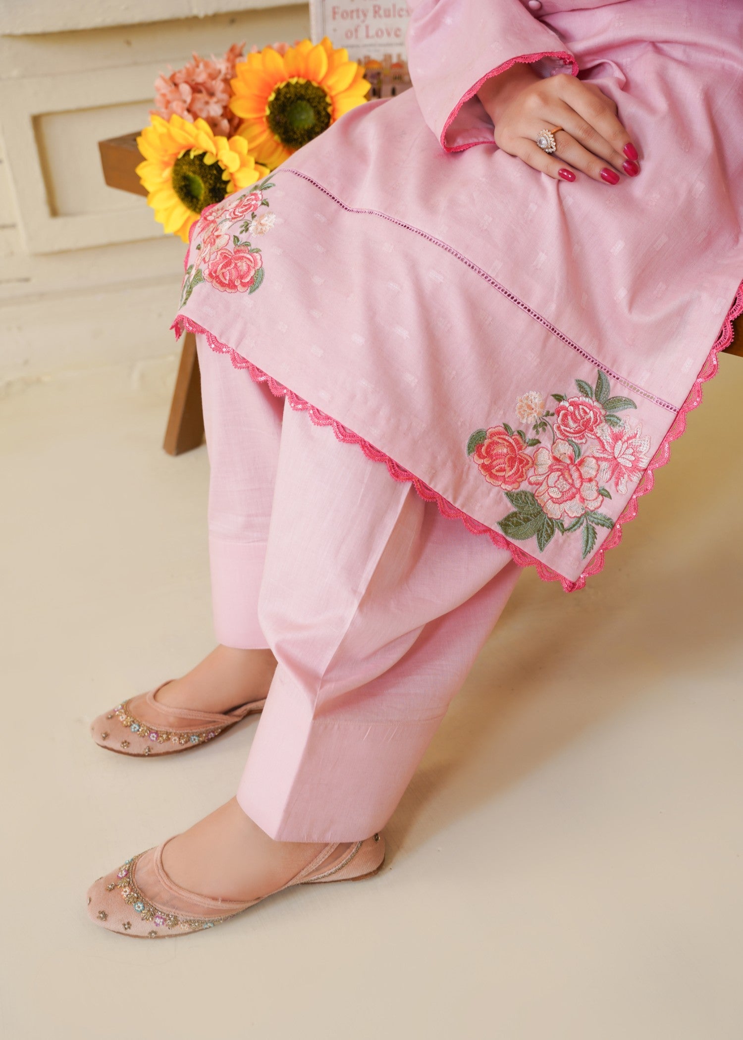 brochea jacquard Kurta Set in Baby pink